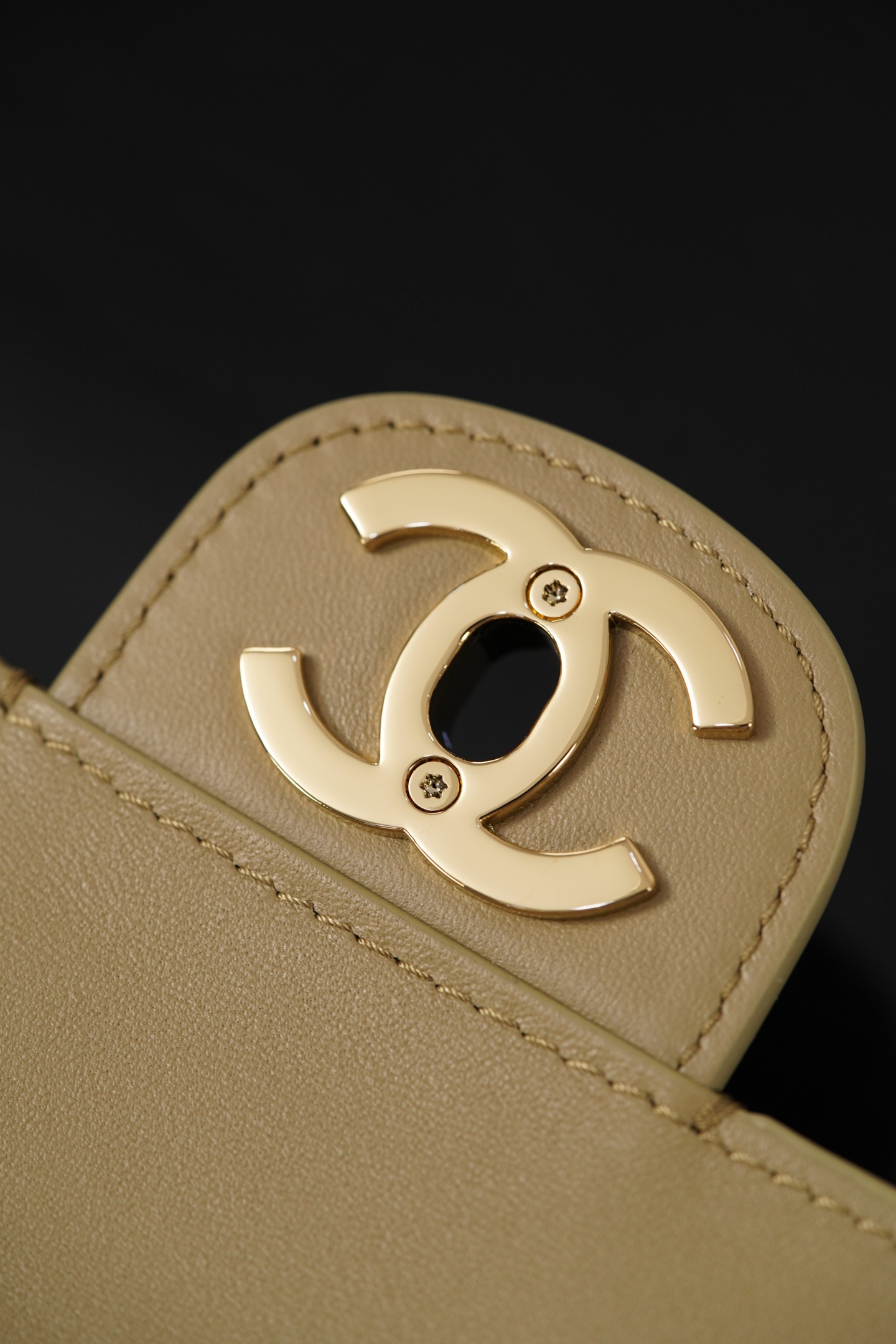 超大号 CHANEL 26S CF Suede Calfskin Shoulder/Crossbody Bag, Extra Large, Dark Beige A5-AS6281-B24009-U9390