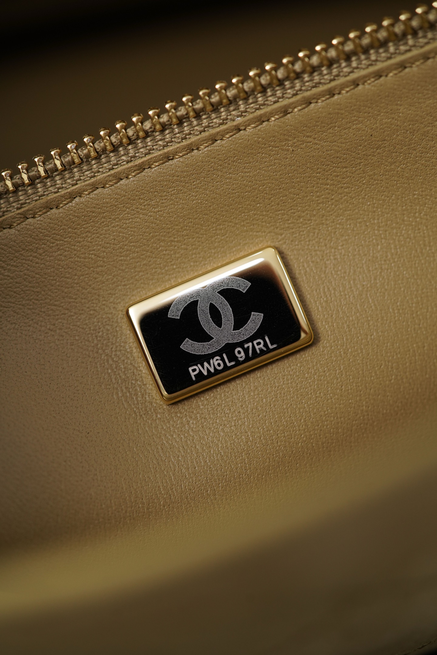 超大号 CHANEL 26S CF Suede Calfskin Shoulder/Crossbody Bag, Extra Large, Dark Beige A5-AS6281-B24009-U9390