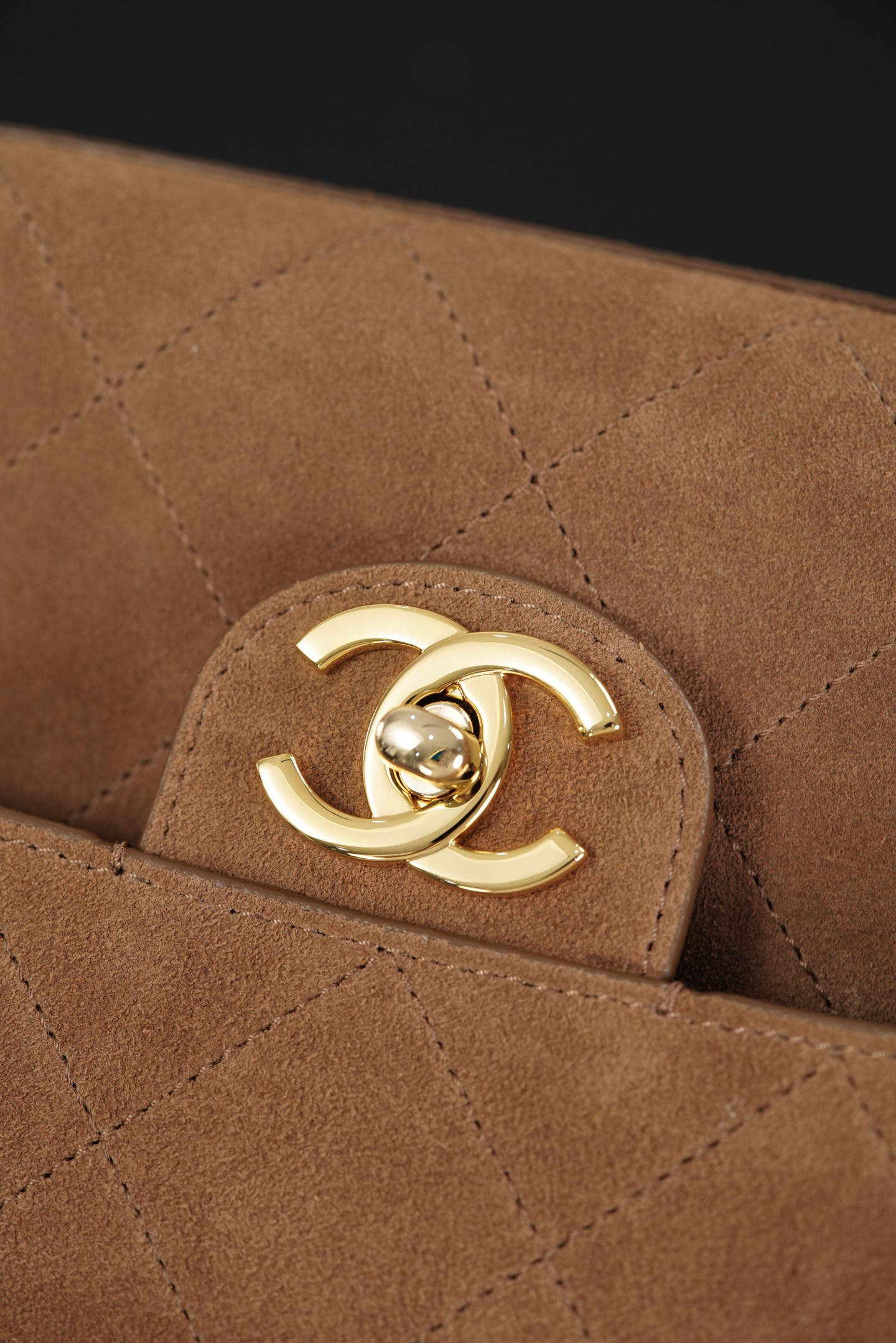 超大号 CHANEL 26S CF Suede and Calfskin Shoulder/Crossbody Bag, Extra Large (Camel) A5-AS6281-B24009-UA847