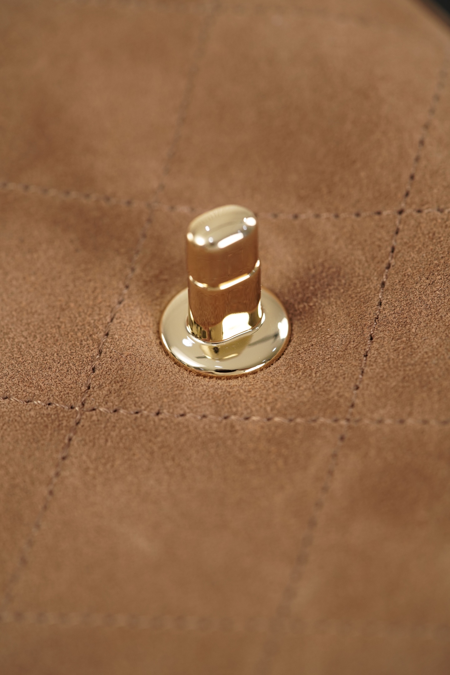 超大号 CHANEL 26S CF Suede and Calfskin Shoulder/Crossbody Bag, Extra Large (Camel) A5-AS6281-B24009-UA847