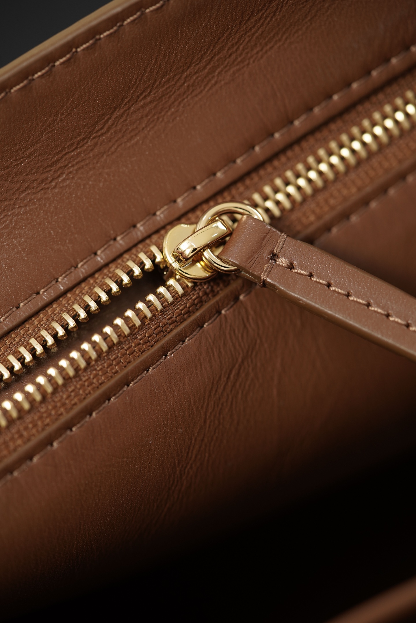 超大号 CHANEL 26S CF Suede and Calfskin Shoulder/Crossbody Bag, Extra Large (Camel) A5-AS6281-B24009-UA847