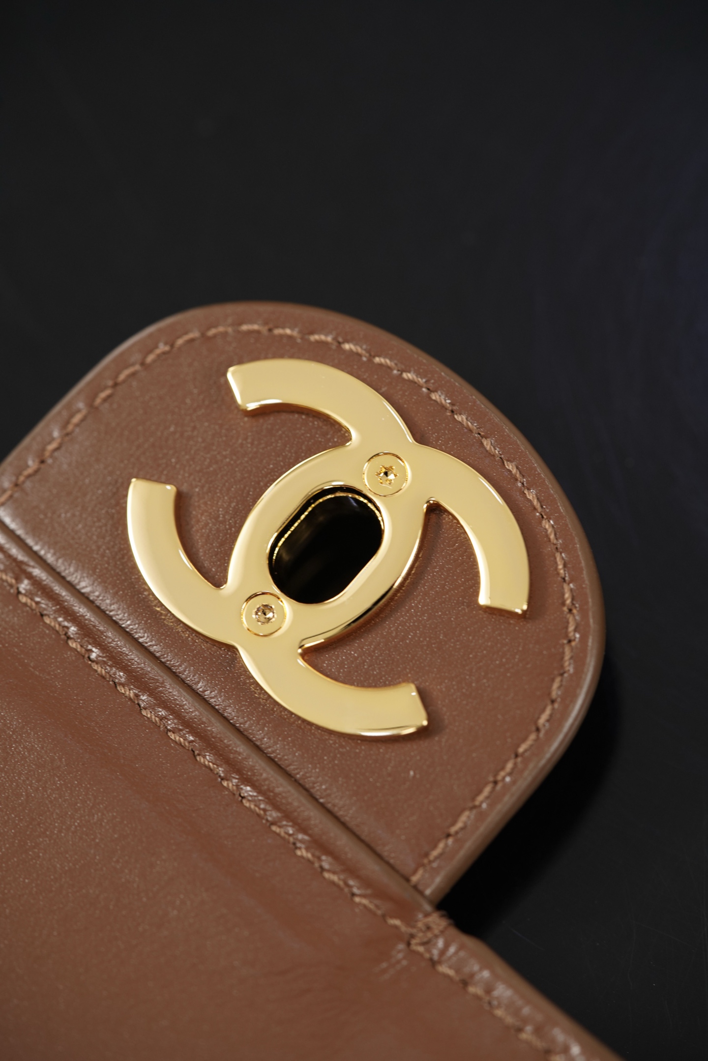超大号 CHANEL 26S CF Suede and Calfskin Shoulder/Crossbody Bag, Extra Large (Camel) A5-AS6281-B24009-UA847