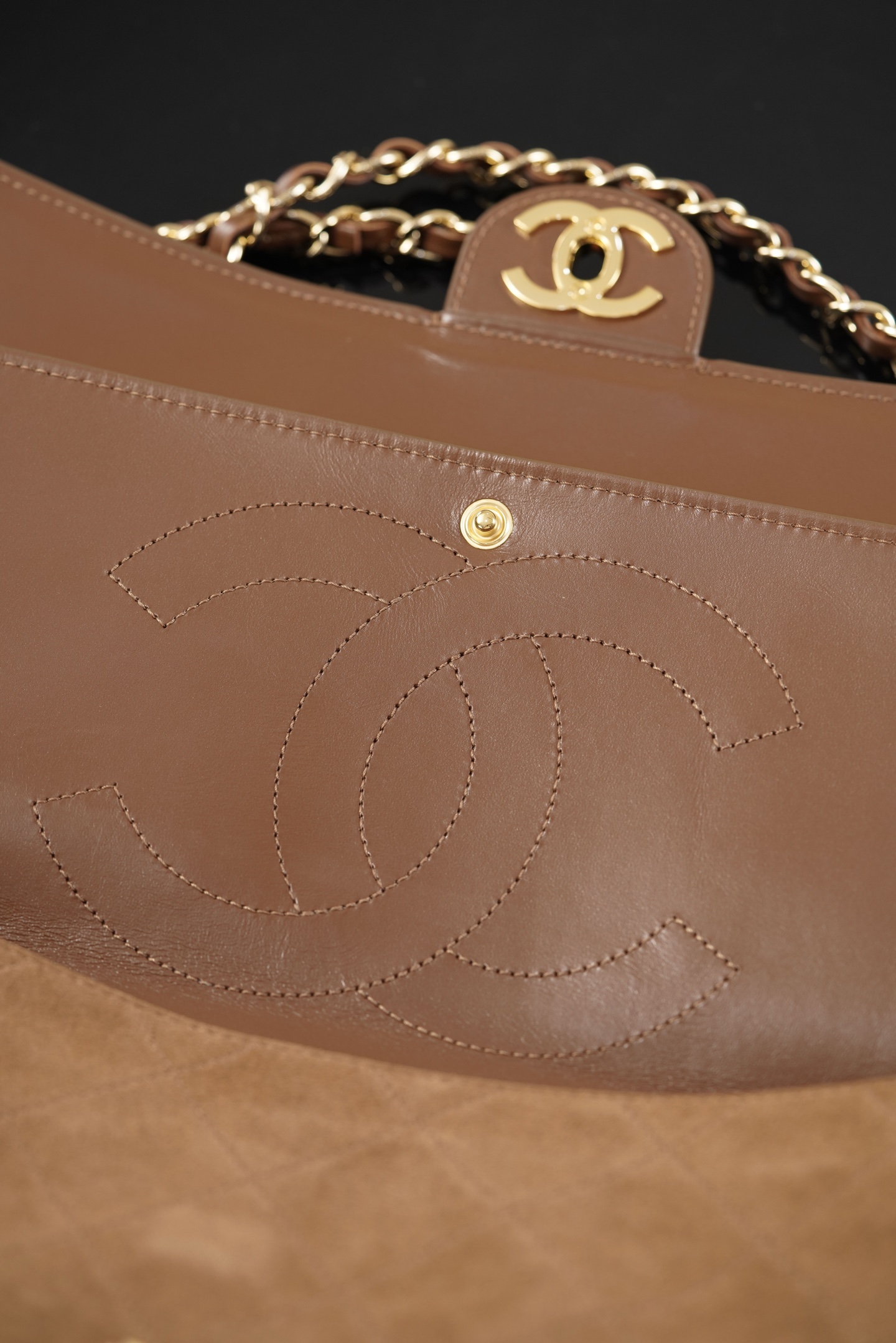 超大号 CHANEL 26S CF Suede and Calfskin Shoulder/Crossbody Bag, Extra Large (Camel) A5-AS6281-B24009-UA847
