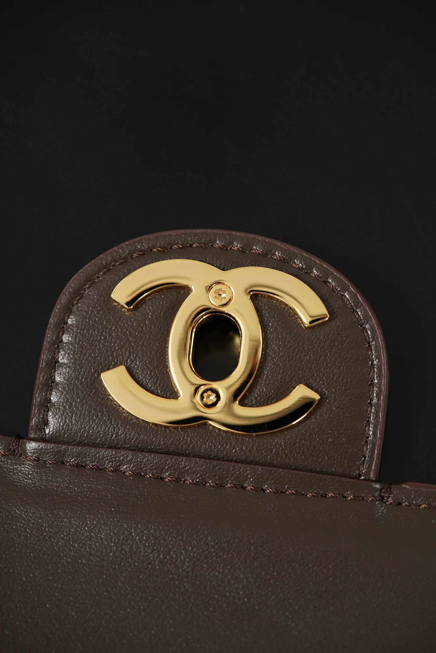 超大号 CHANEL 26S CF Suede and Calfskin Shoulder/Crossbody Bag, Extra Large (Dark brown) A5-AS6281-B24009-UA847