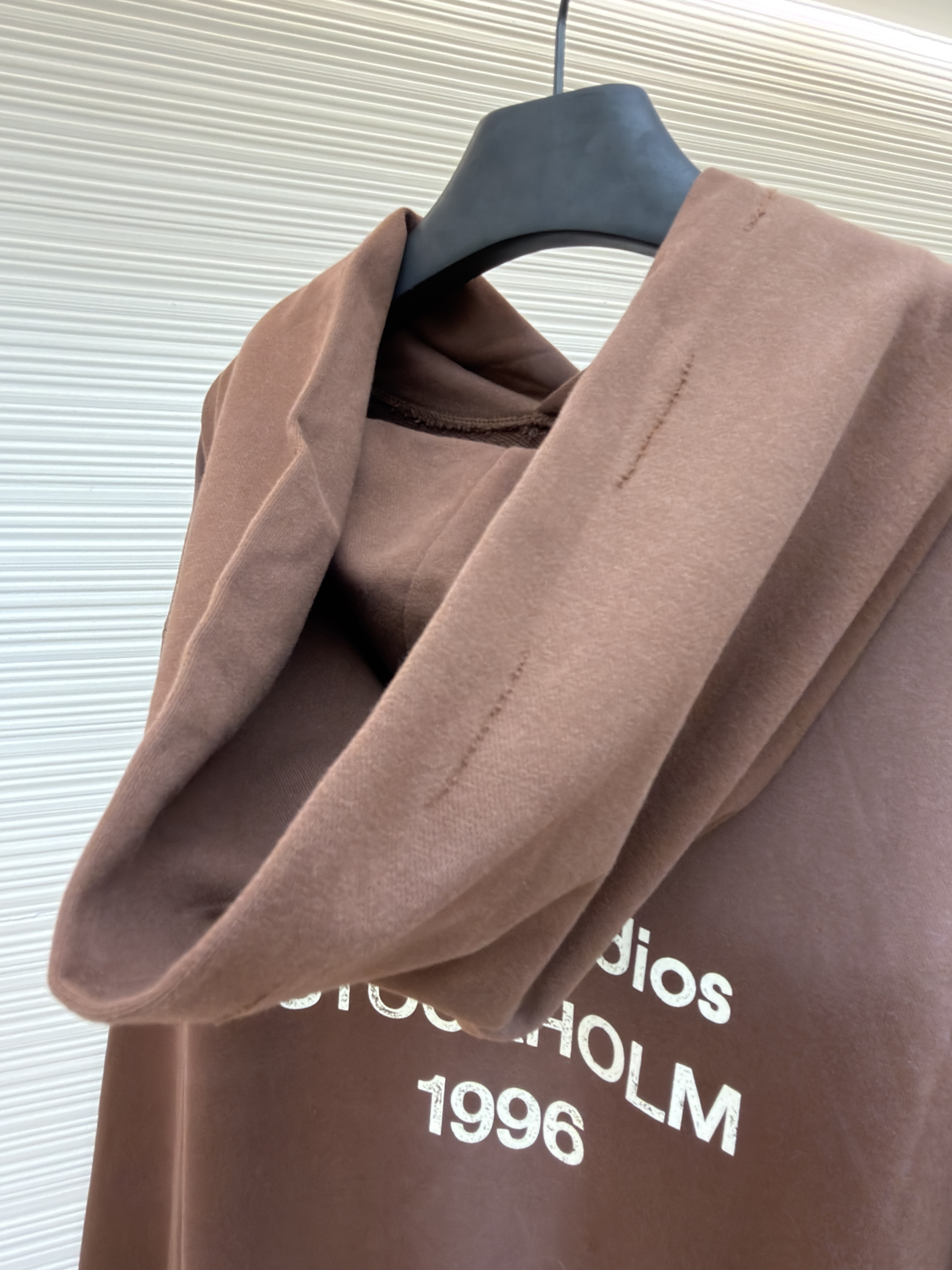Acne Studios 喷绘做旧徽标连帽卫衣 连帽衫 外套 长袖 棕色 B0