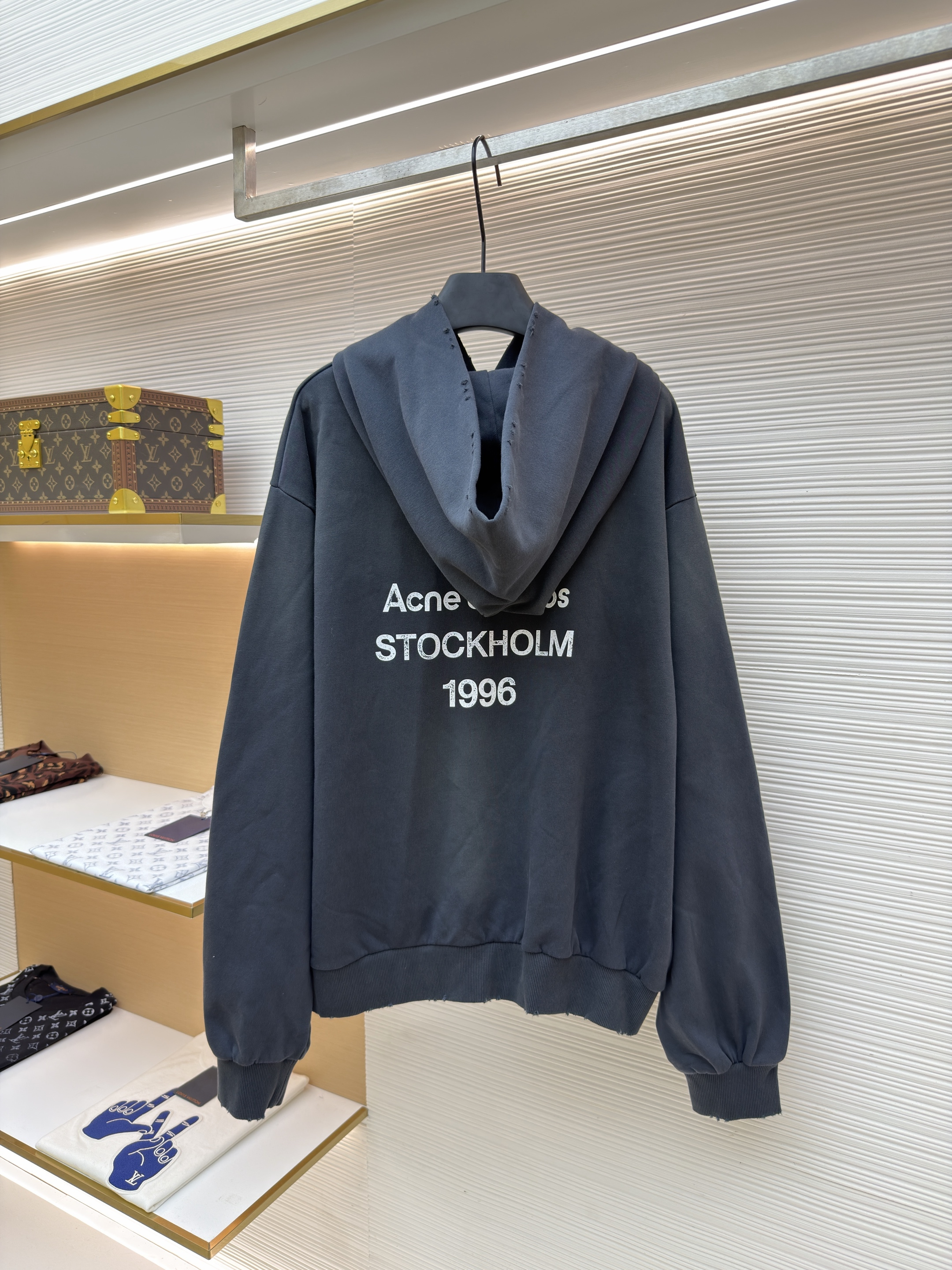 Acne Studios 喷绘做旧徽标连帽卫衣 连帽衫 外套 长袖 黑色 B0