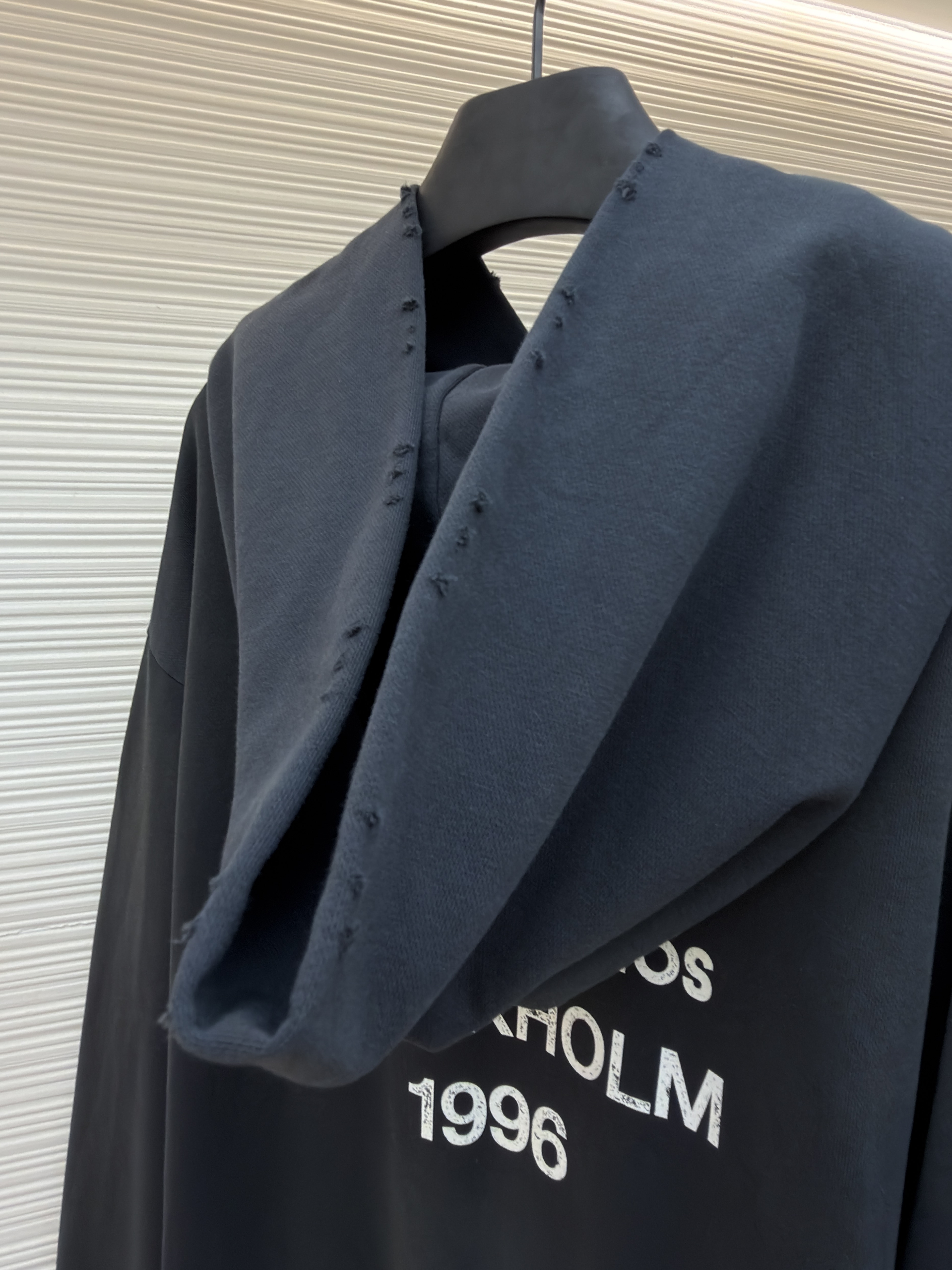 Acne Studios 喷绘做旧徽标连帽卫衣 连帽衫 外套 长袖 黑色 B0