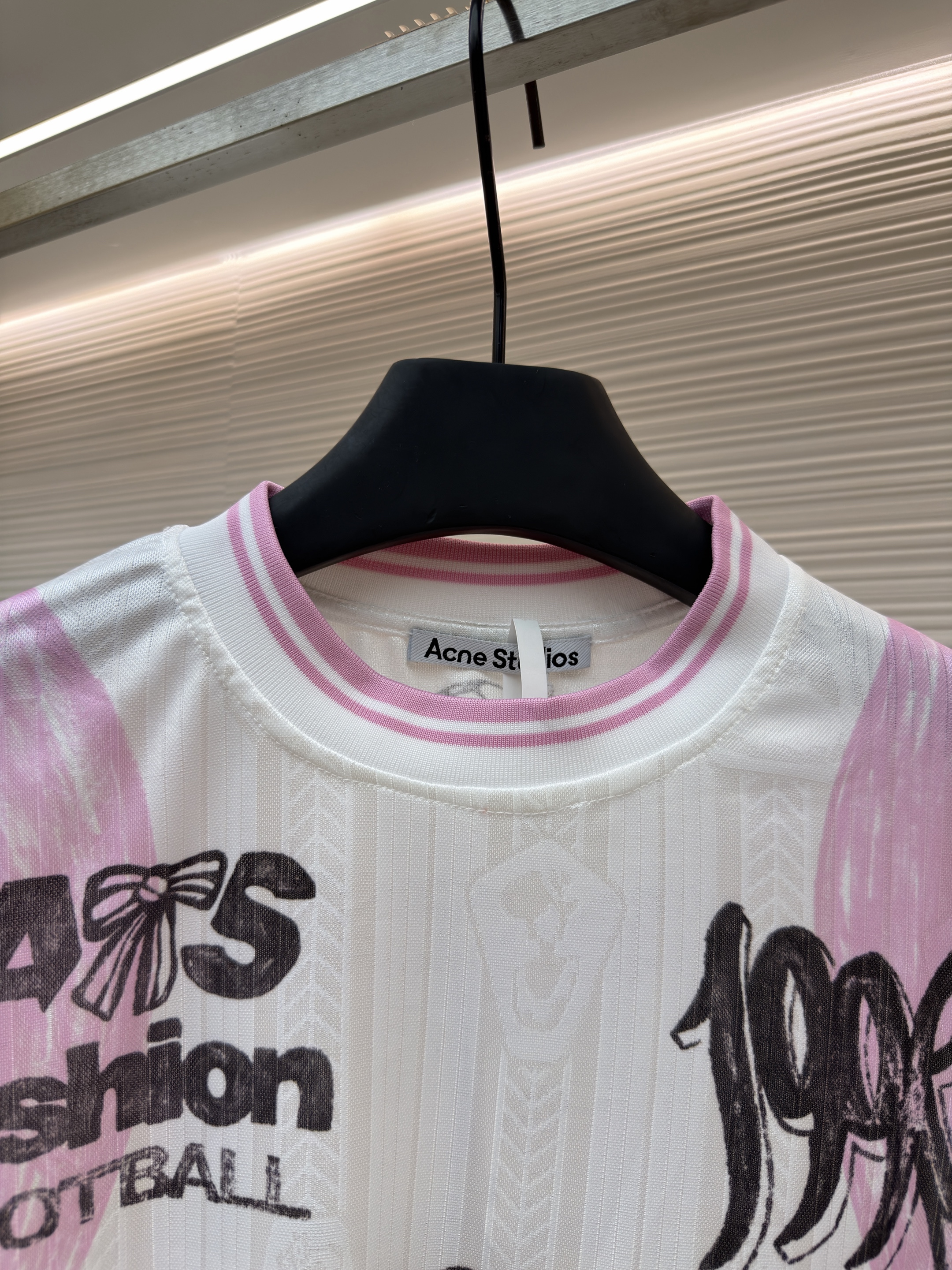 Acne Studios 足球胶囊系列 蝴蝶结徽标球衣 T恤 长袖 白粉色 A5 