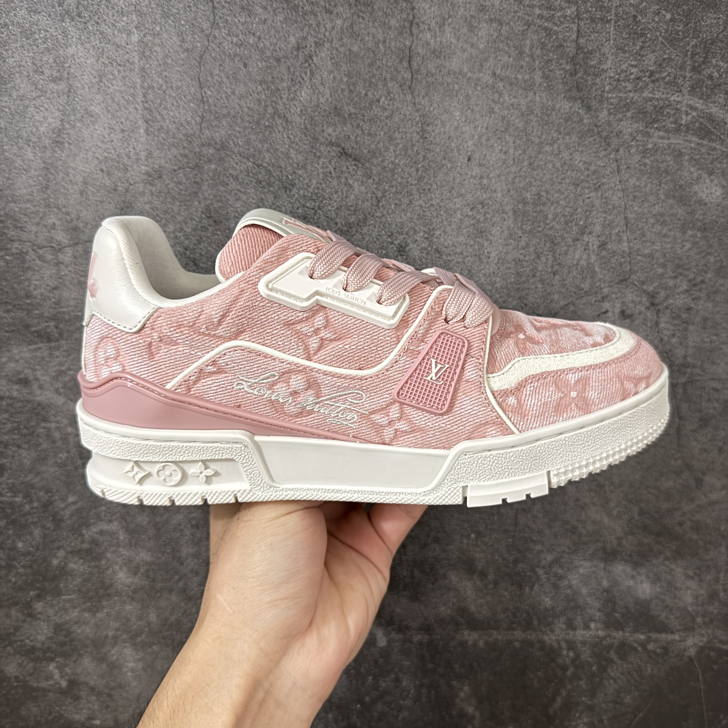 Louis Vuitton LV Trainer 路易威登 低筒 休闲鞋 板鞋 运动鞋 男鞋 女鞋 波鞋 粉色 1AKCFU