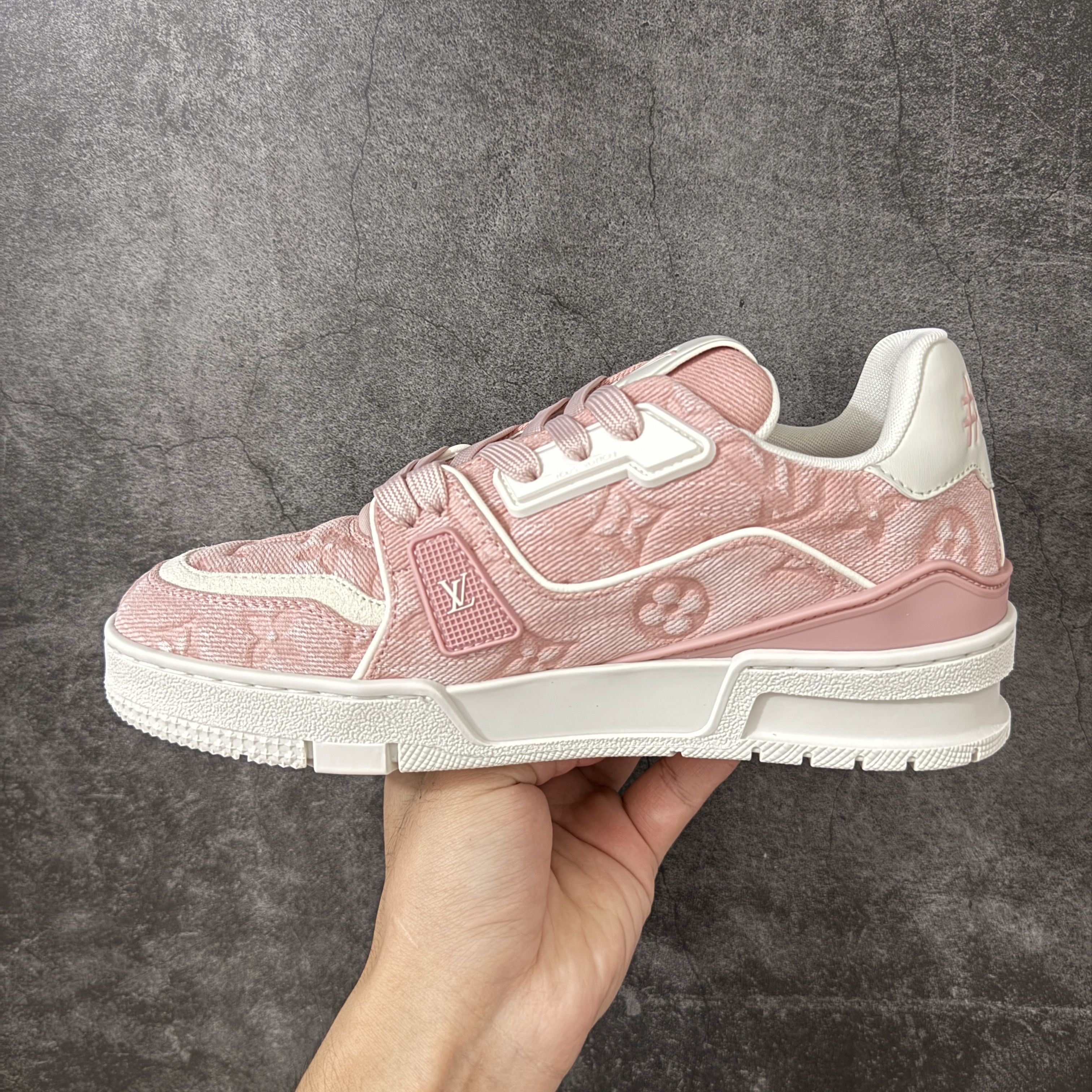 Louis Vuitton LV Trainer 路易威登 低筒 休闲鞋 板鞋 运动鞋 男鞋 女鞋 波鞋 粉色 1AKCFU