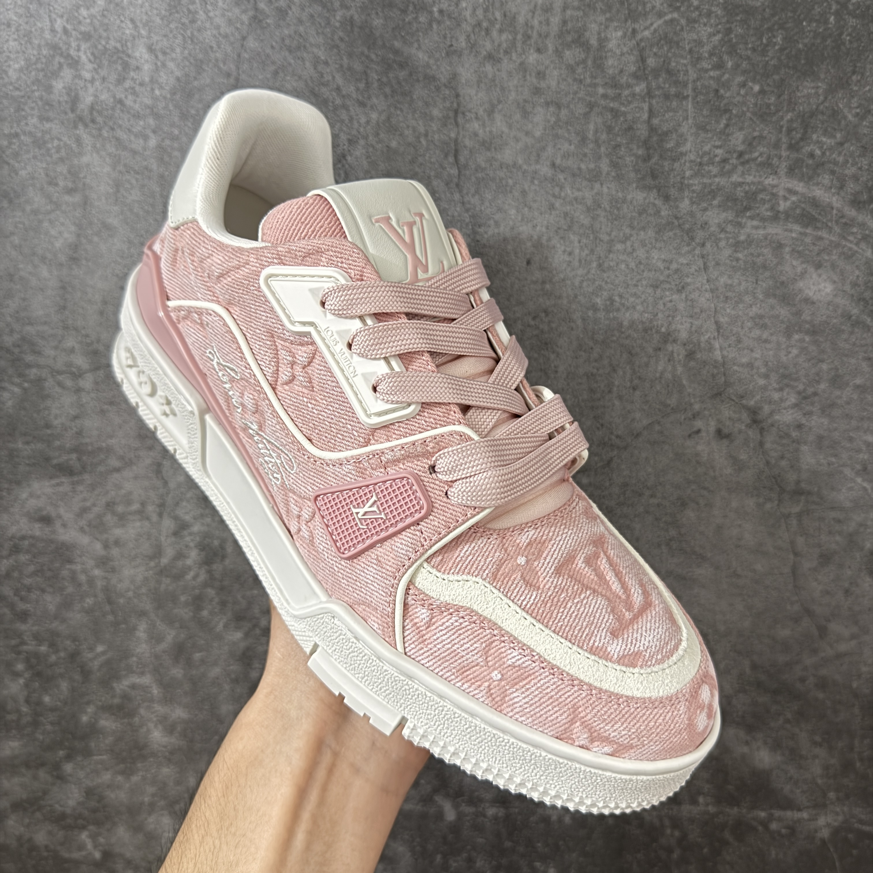 Louis Vuitton LV Trainer 路易威登 低筒 休闲鞋 板鞋 运动鞋 男鞋 女鞋 波鞋 粉色 1AKCFU