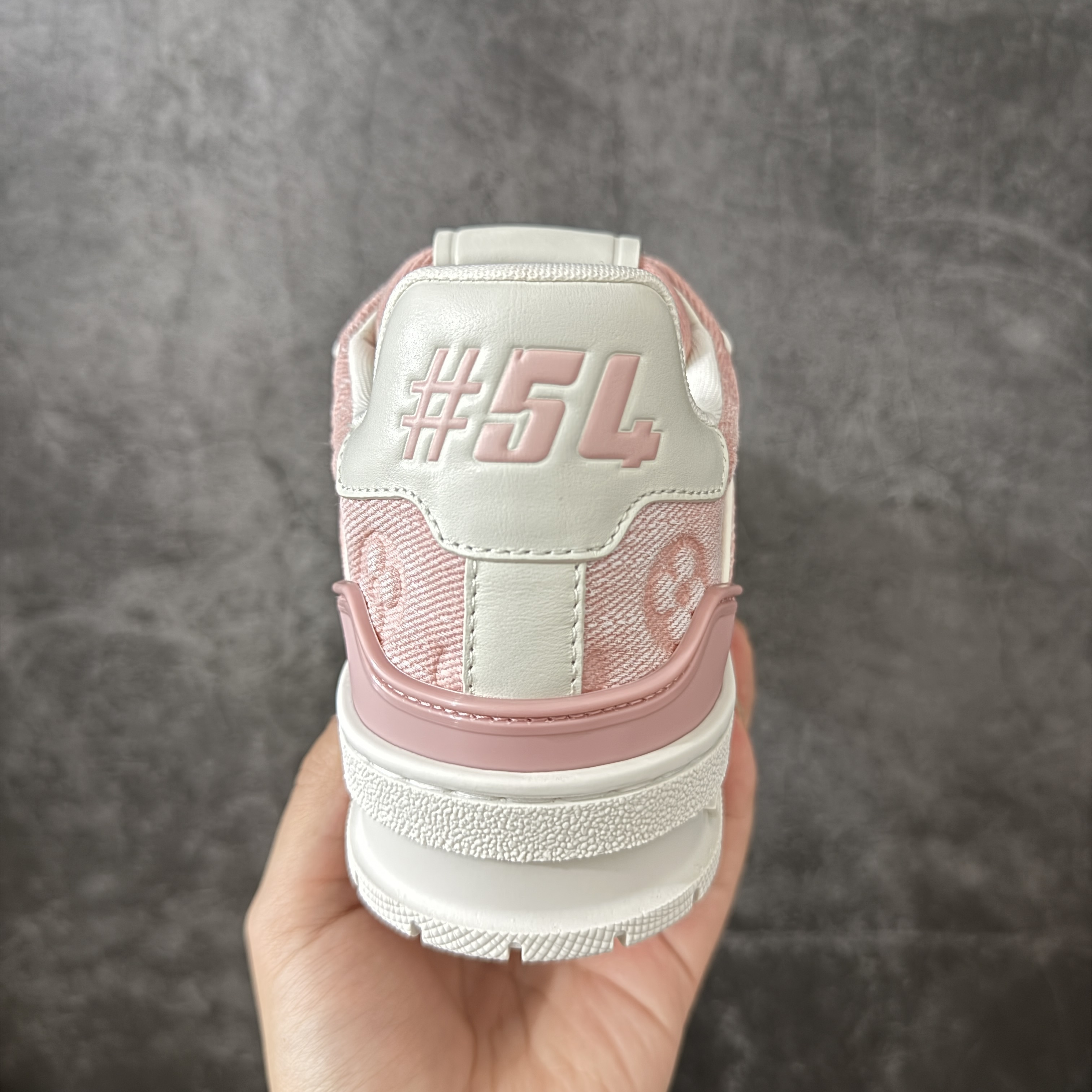 Louis Vuitton LV Trainer 路易威登 低筒 休闲鞋 板鞋 运动鞋 男鞋 女鞋 波鞋 粉色 1AKCFU