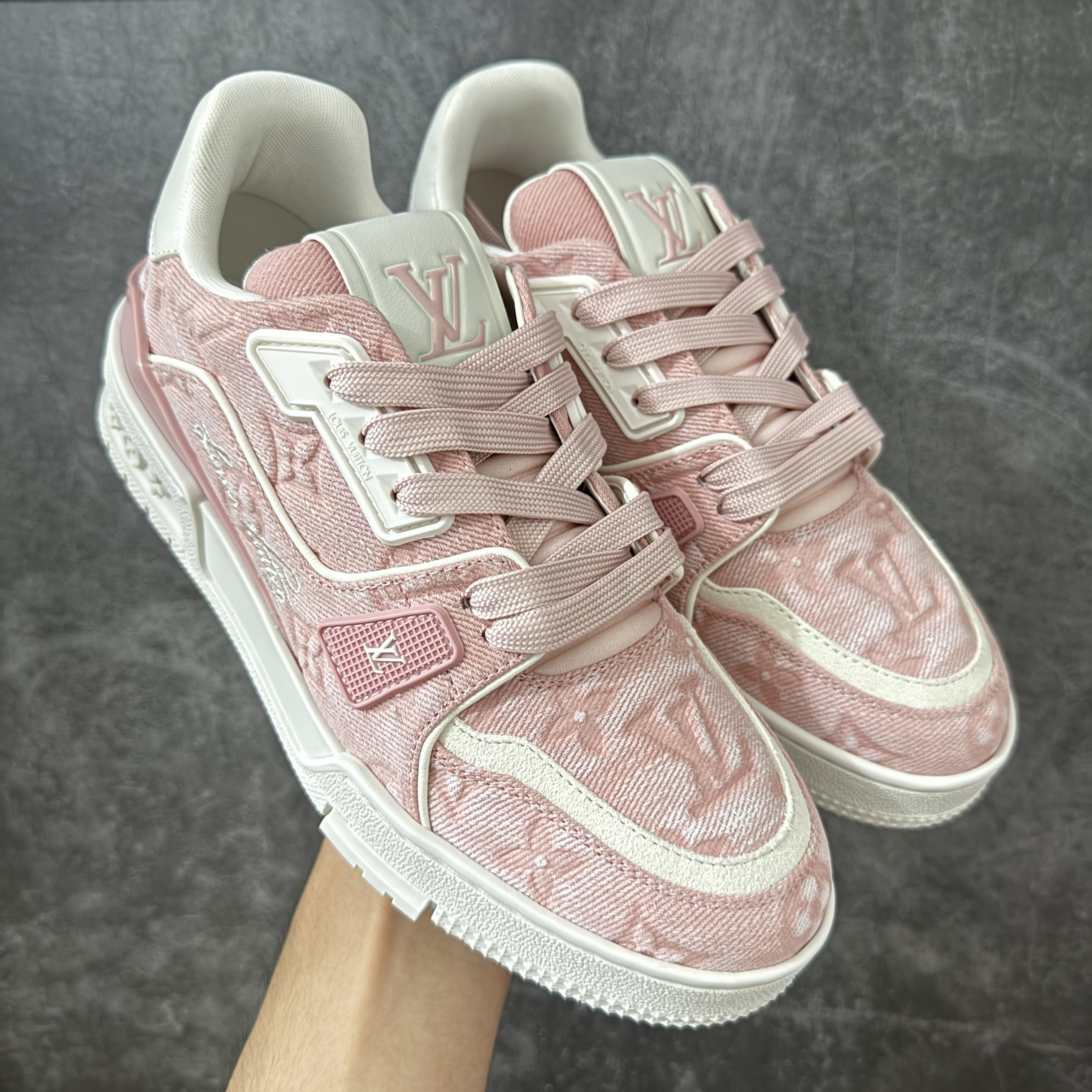 Louis Vuitton LV Trainer 路易威登 低筒 休闲鞋 板鞋 运动鞋 男鞋 女鞋 波鞋 粉色 1AKCFU