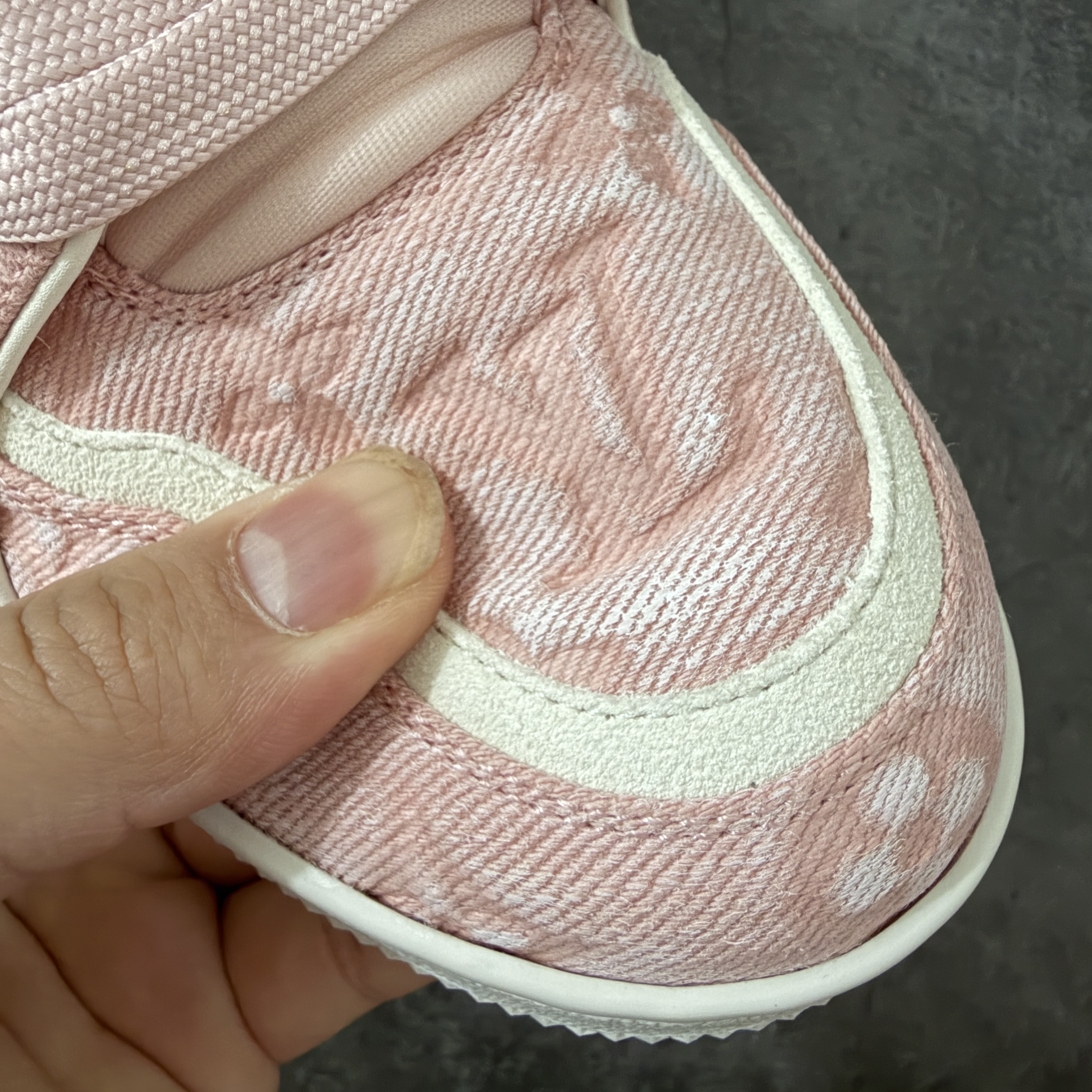 Louis Vuitton LV Trainer 路易威登 低筒 休闲鞋 板鞋 运动鞋 男鞋 女鞋 波鞋 粉色 1AKCFU