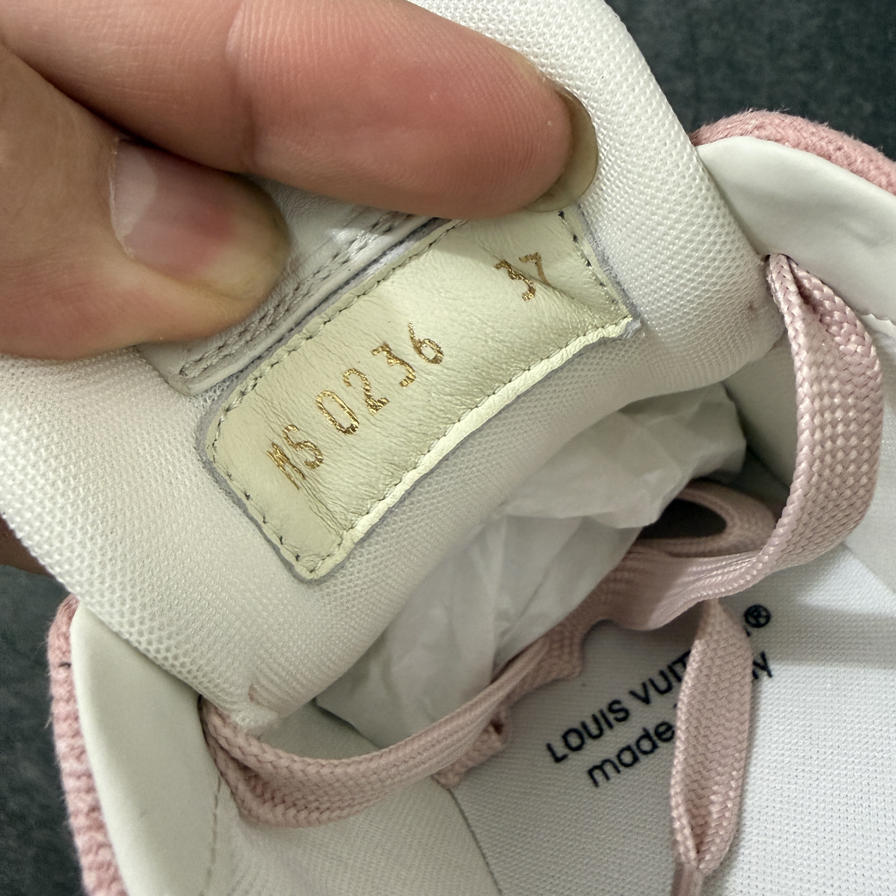Louis Vuitton LV Trainer 路易威登 低筒 休闲鞋 板鞋 运动鞋 男鞋 女鞋 波鞋 粉色 1AKCFU