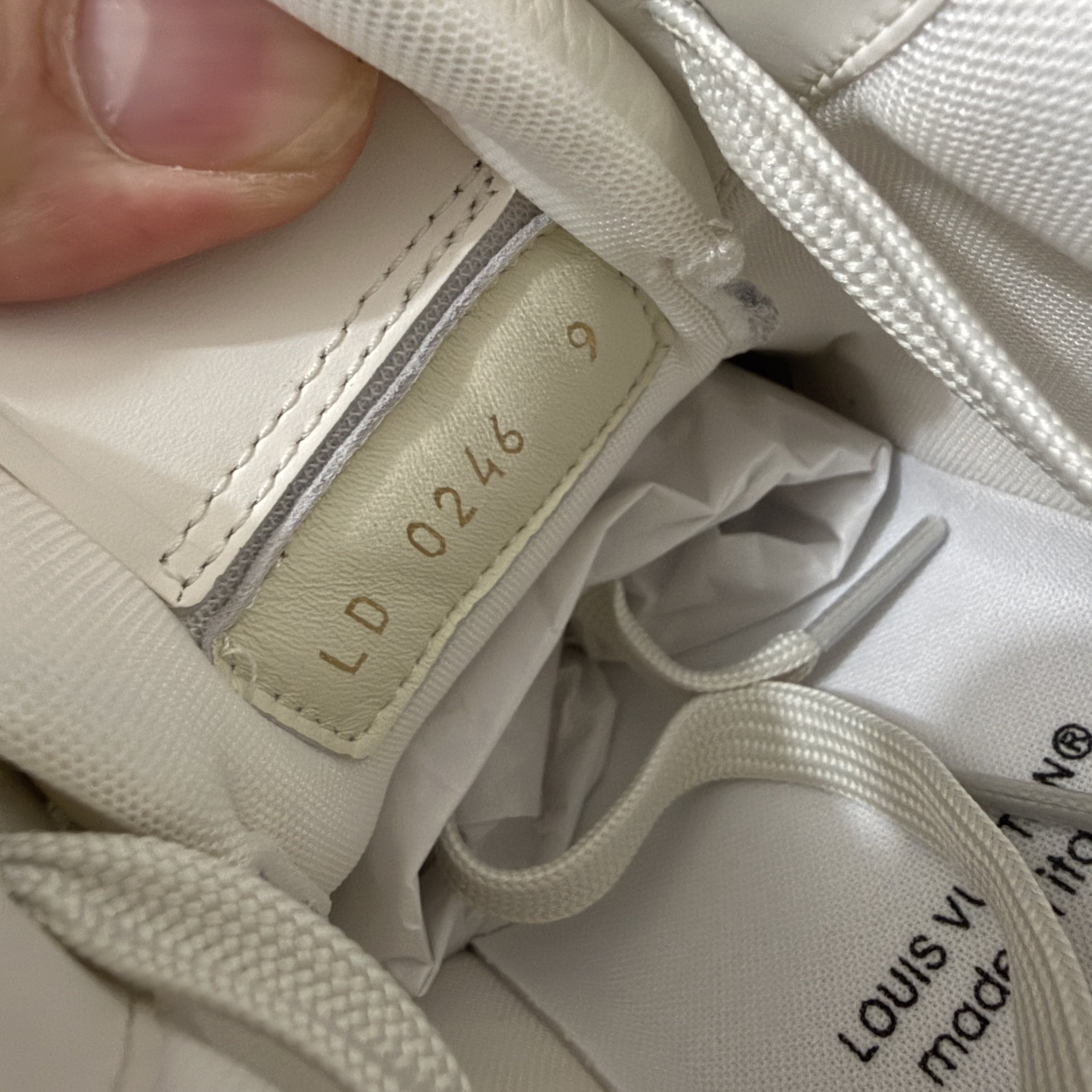 Louis Vuitton LV Trainer 路易威登 低筒 休闲鞋 板鞋 运动鞋 男鞋 女鞋 波鞋 米色拼灰色 1AKCFU