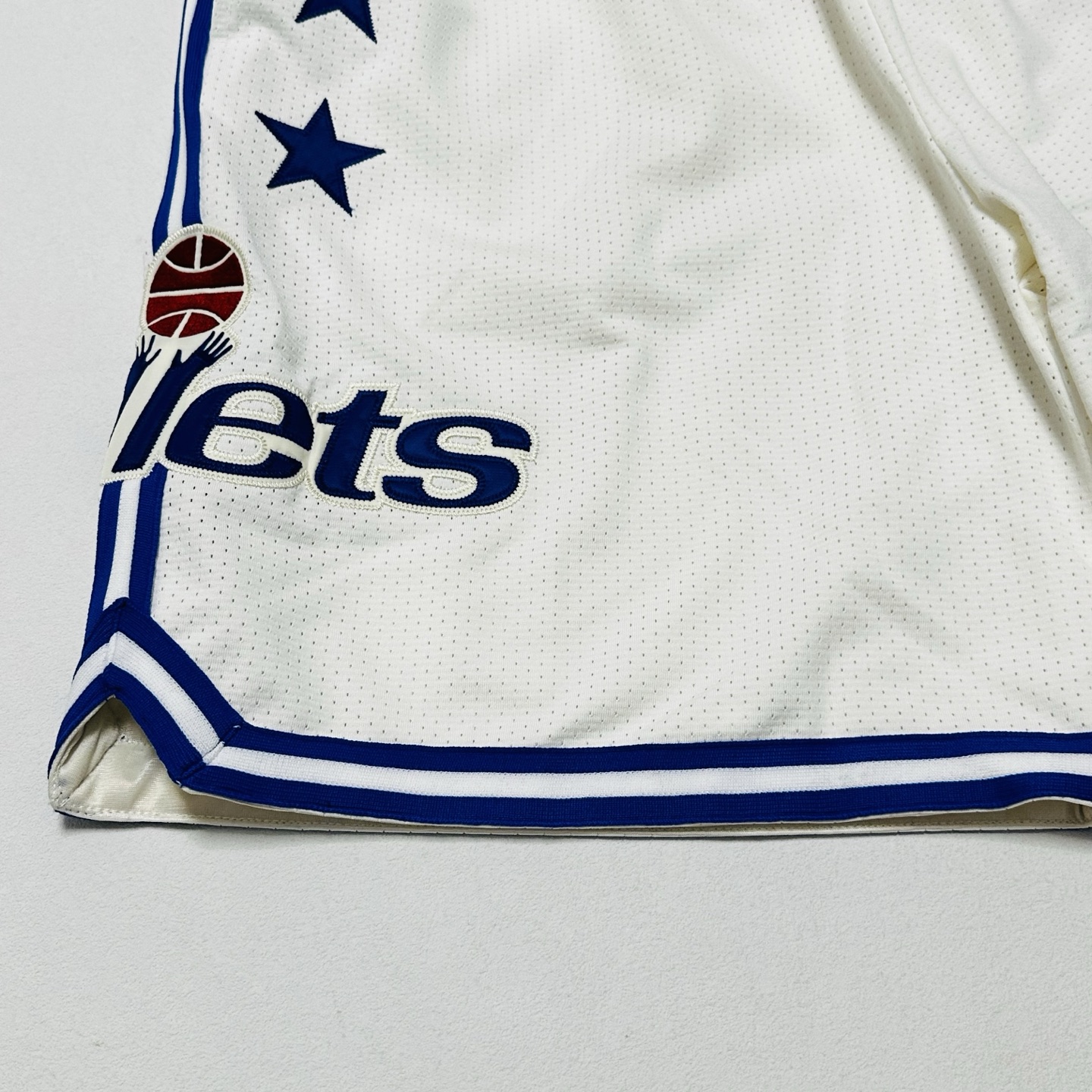 Supreme Mitchell Ness 联名款 子弹队撞色侧边条纹星星刺绣运动短裤 裤子 运动裤 五分裤 白色