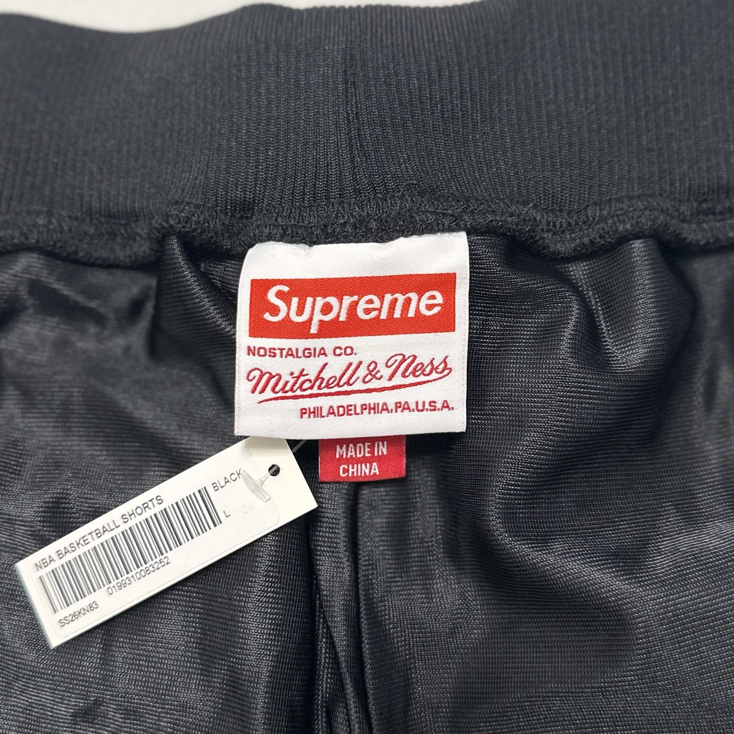 Supreme Mitchell Ness 联名款 掘金队撞色侧边条纹刺绣运动短裤 裤子 运动裤 五分裤 黑色
