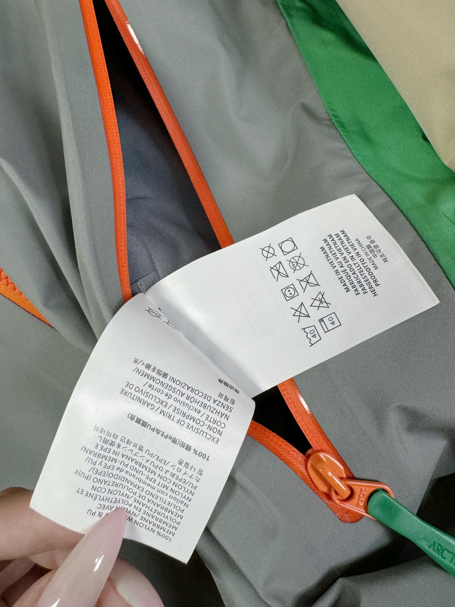  Arcteryx 始祖鸟 LIGHTWEIGHT JACKET 南迦巴瓦系列  硬壳轻薄 徒步 透气防水防风 冲锋衣 男女同款B5  X000007499