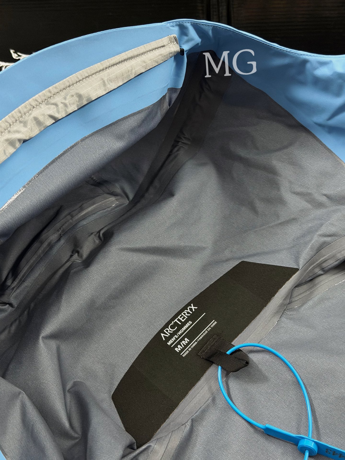 台州 Arcteryx 始祖鸟GTX  BETA SL GORE-TEX 硬壳轻薄 徒步 透气防水防风 冲锋衣 男女同款B5-X000008584