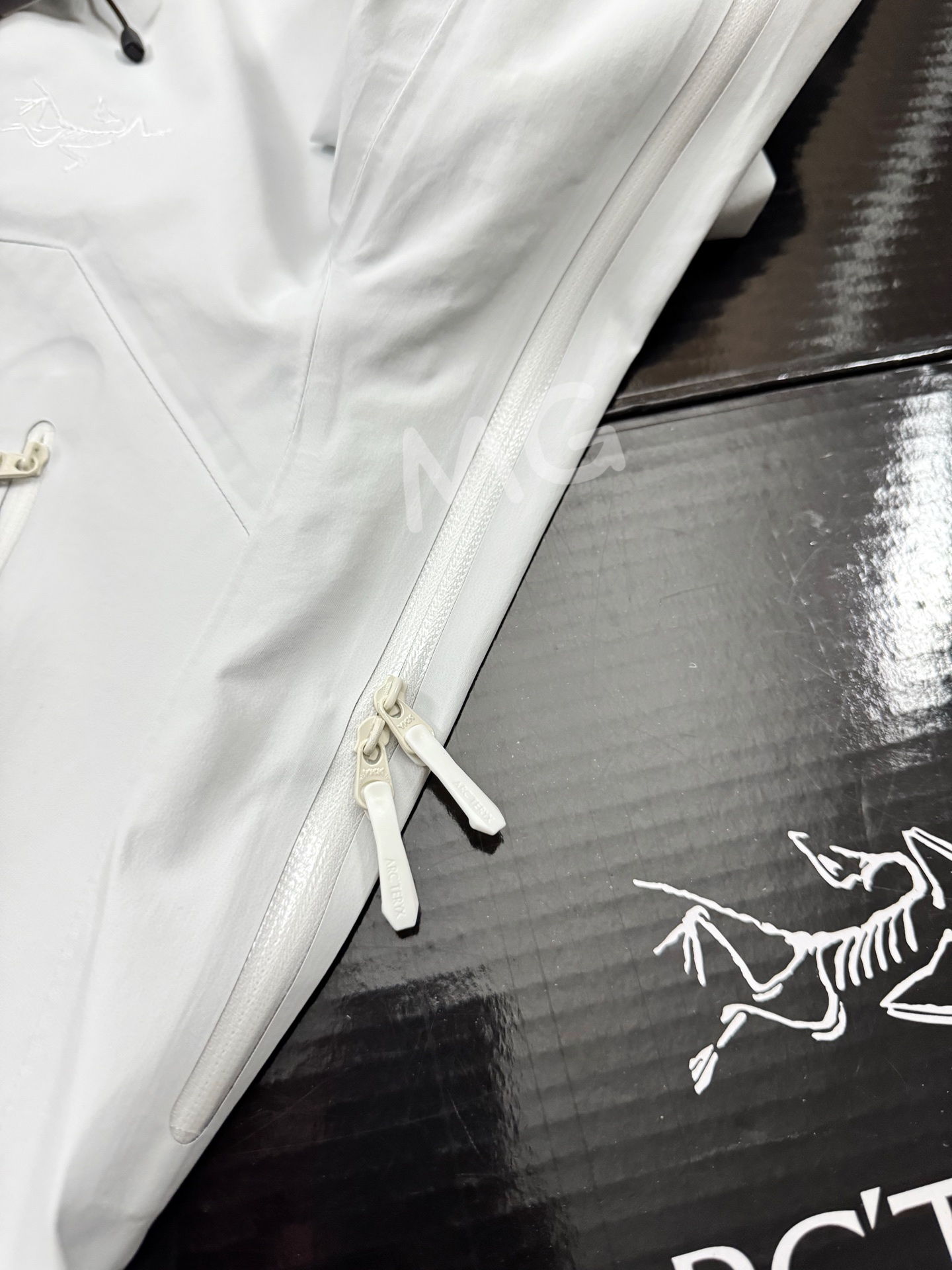 台州 Arcteryx 始祖鸟GTX  BETA SL GORE-TEX 硬壳轻薄 徒步 透气防水防风 冲锋衣 男女同款B5-X000008584