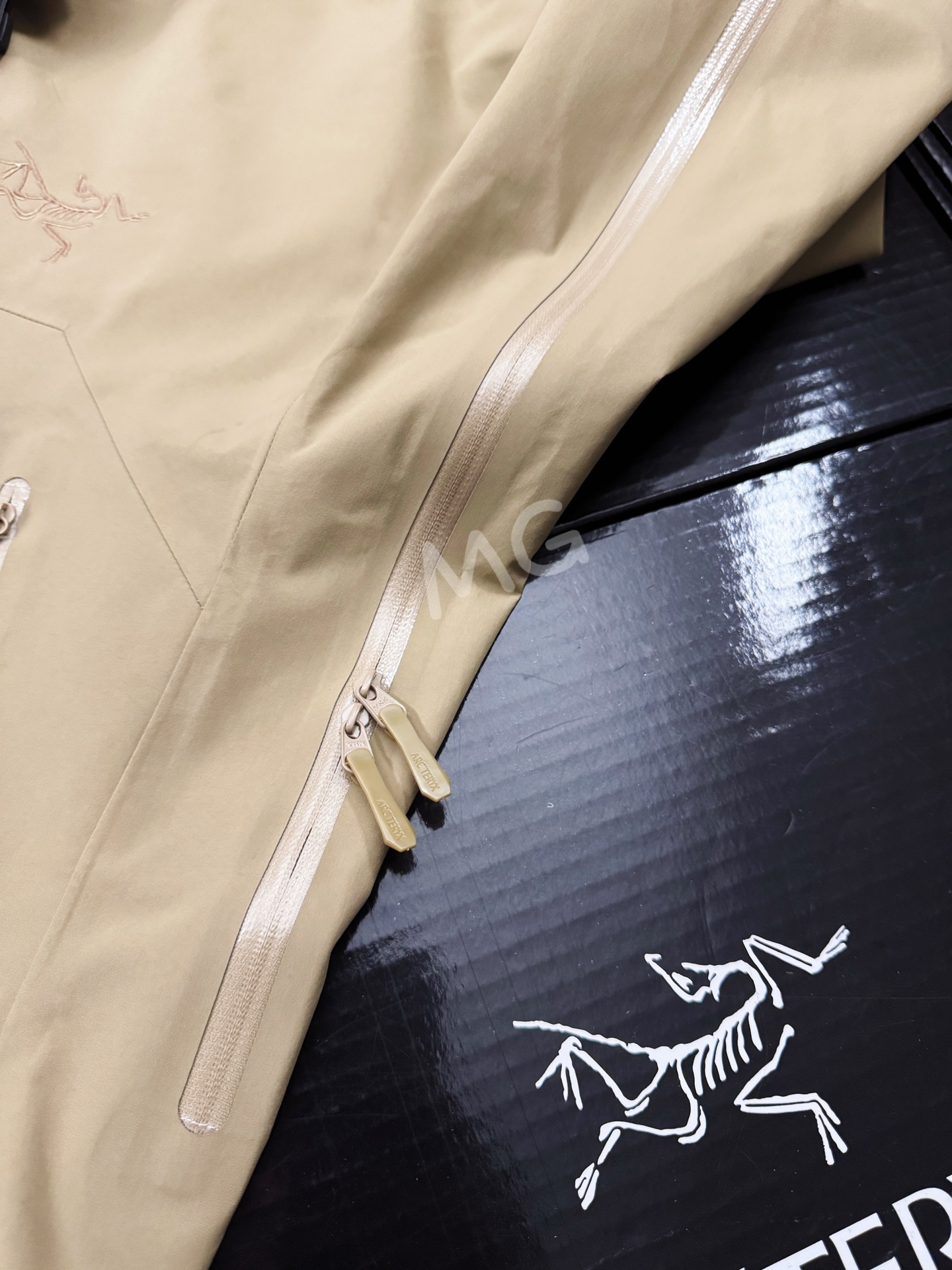 台州 Arcteryx 始祖鸟GTX BETA SL GORE-TEX 硬壳轻薄 徒步 透气防水防风 冲锋衣 男女同款B5-X000008584