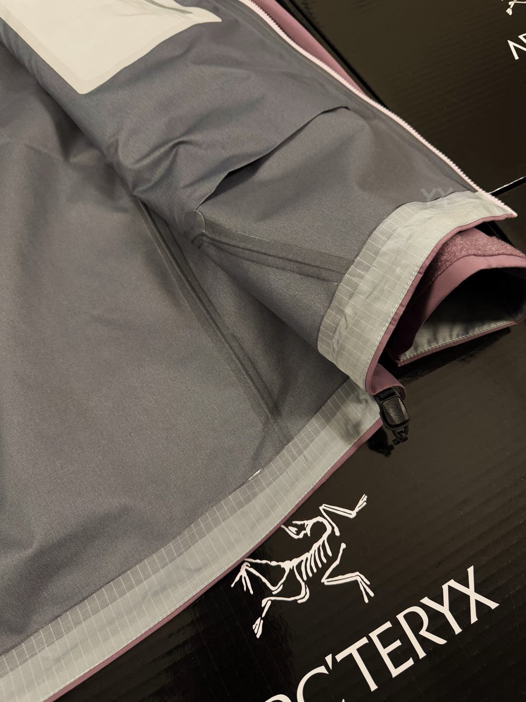 台州 Arcteryx 始祖鸟GTX BETA SL GORE-TEX 硬壳轻薄 徒步 透气防水防风 冲锋衣 男女同款B5-X000008584