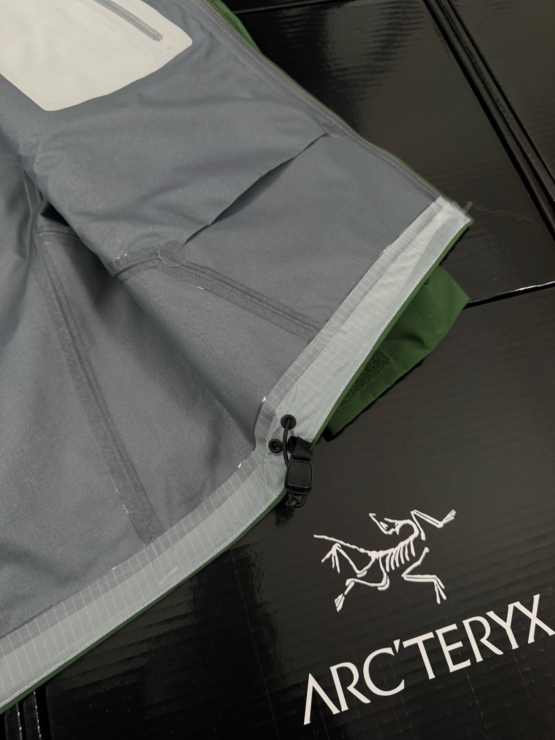 台州 Arcteryx 始祖鸟GTX  BETA SL GORE-TEX 硬壳轻薄 徒步 透气防水防风 冲锋衣 男女同款B5-X000008584