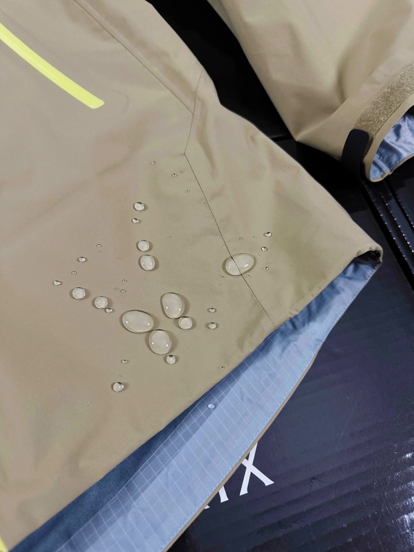 台州 Arcteryx 始祖鸟LW BETA LIGHTWEIGHT JACKET 硬壳轻薄 徒步 透气防水防风 冲锋衣 男女同款B5-G28-X000006510