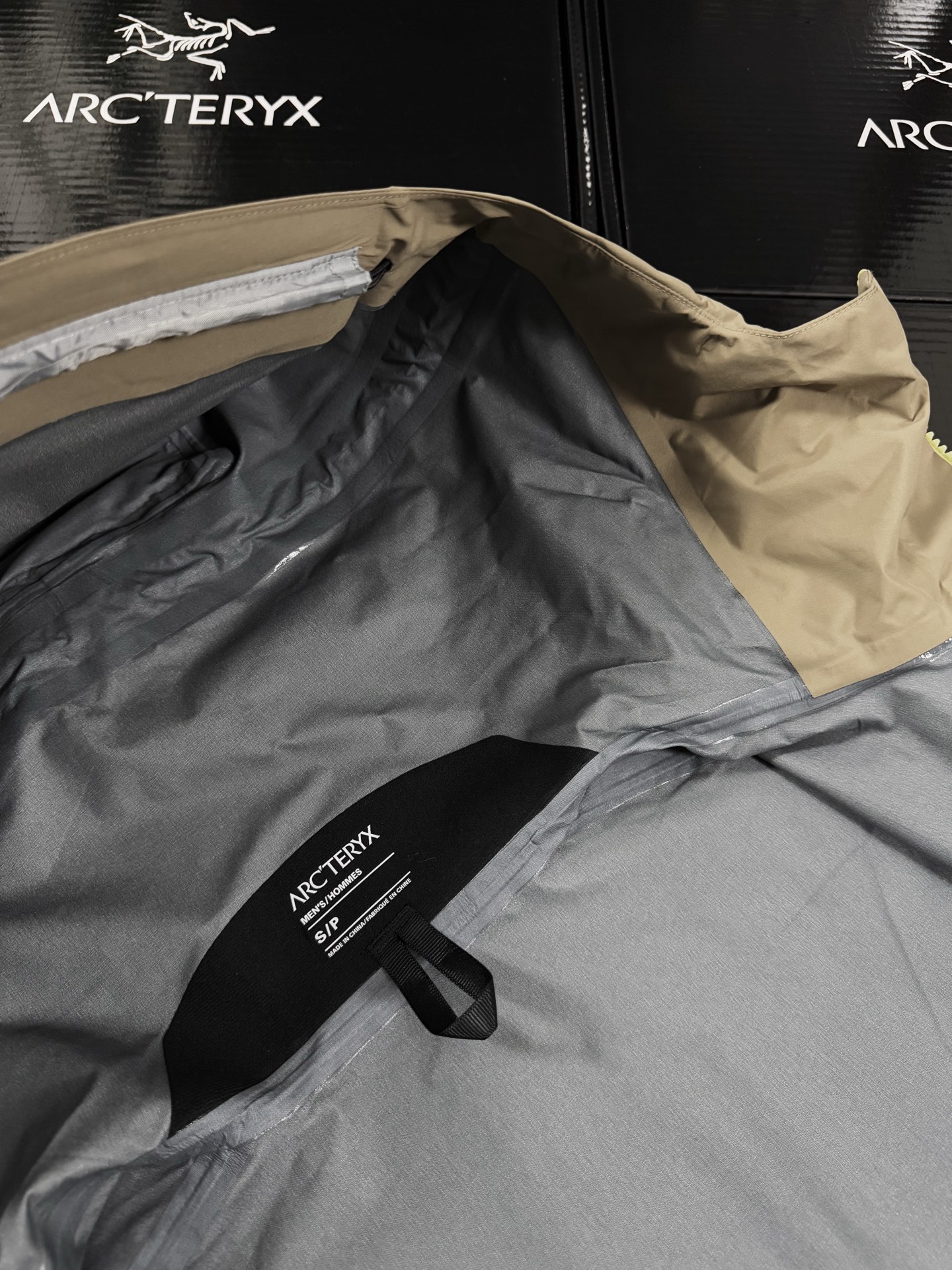 台州 Arcteryx 始祖鸟LW BETA LIGHTWEIGHT JACKET 硬壳轻薄 徒步 透气防水防风 冲锋衣 男女同款B5-G28-X000006510