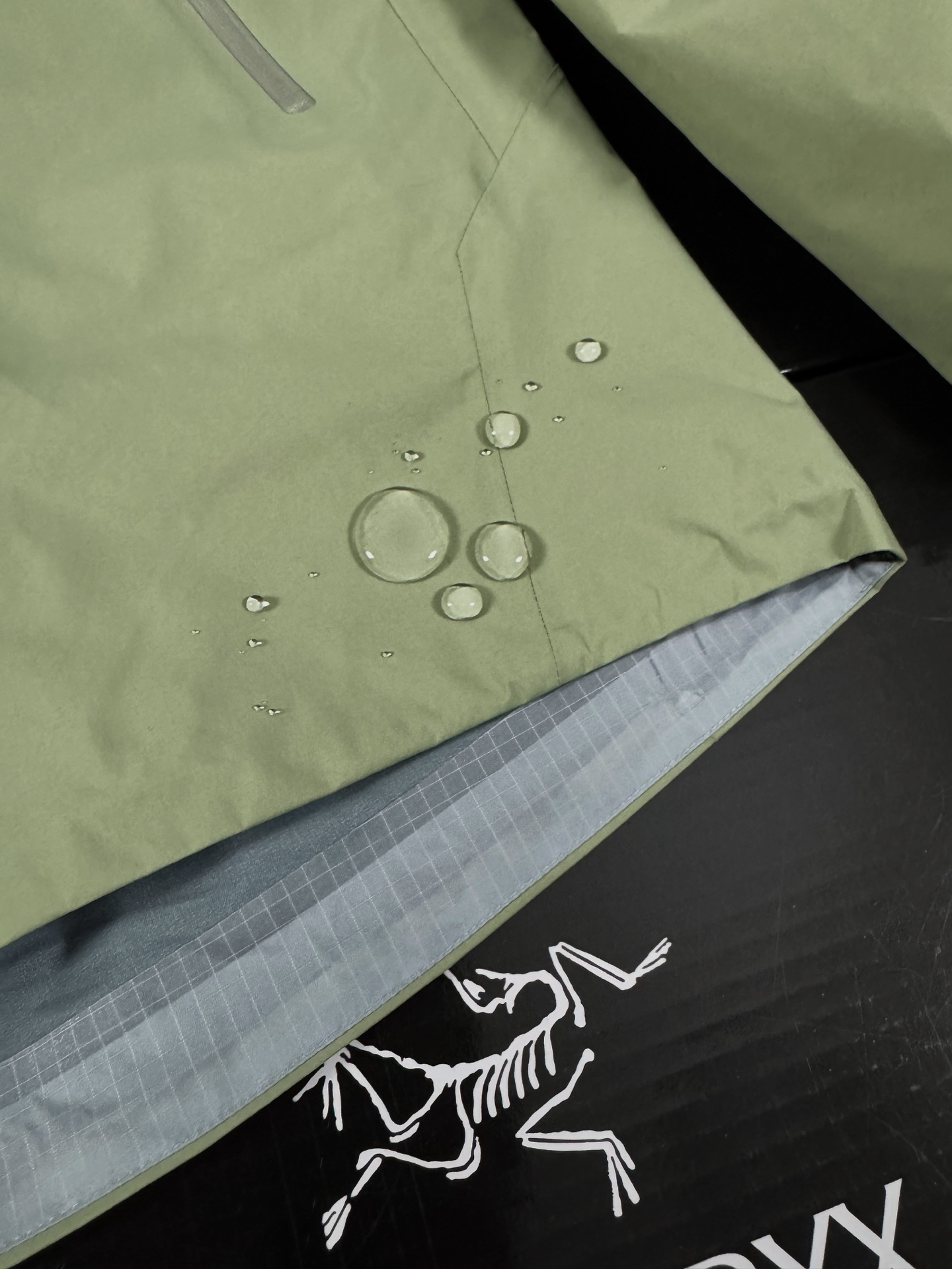 台州 Arcteryx 始祖鸟LW BETA LIGHTWEIGHT JACKET 硬壳轻薄 徒步 透气防水防风 冲锋衣 男女同款B5-G28-X000006510