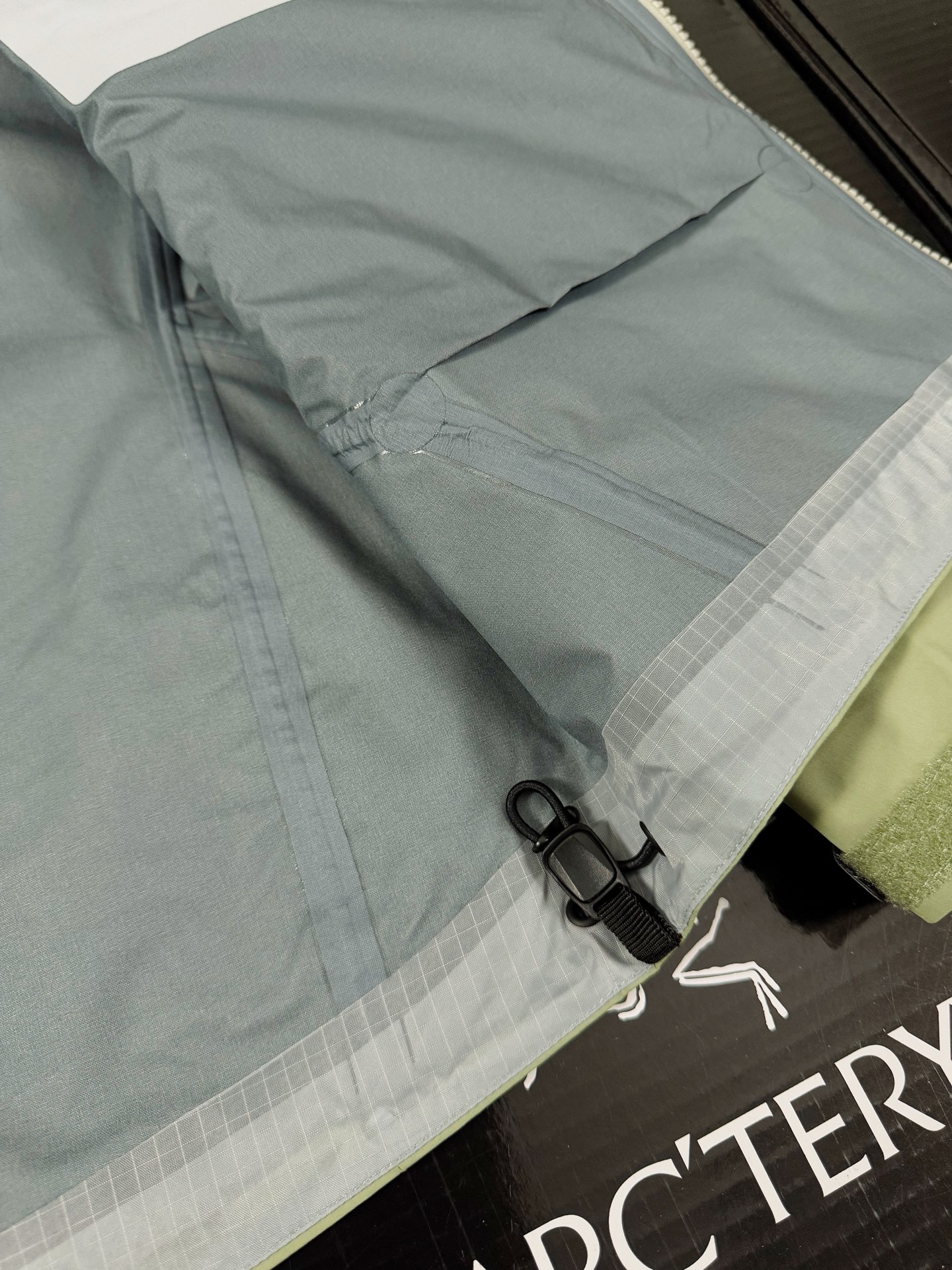 台州 Arcteryx 始祖鸟LW BETA LIGHTWEIGHT JACKET 硬壳轻薄 徒步 透气防水防风 冲锋衣 男女同款B5-G28-X000006510