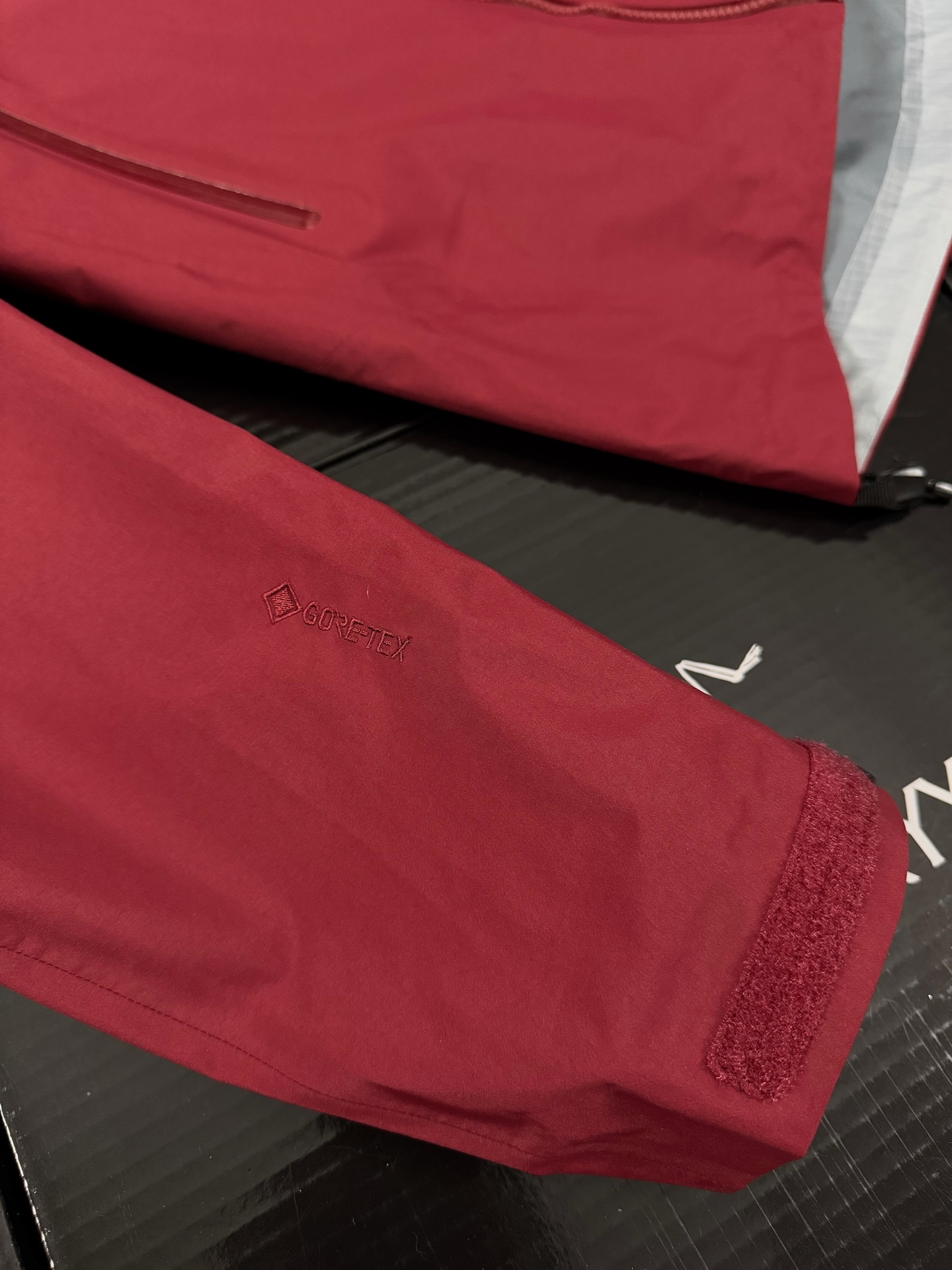 台州 Arcteryx 始祖鸟LW BETA LIGHTWEIGHT JACKET 硬壳轻薄 徒步 透气防水防风 冲锋衣 男女同款B5-G28-X000006510