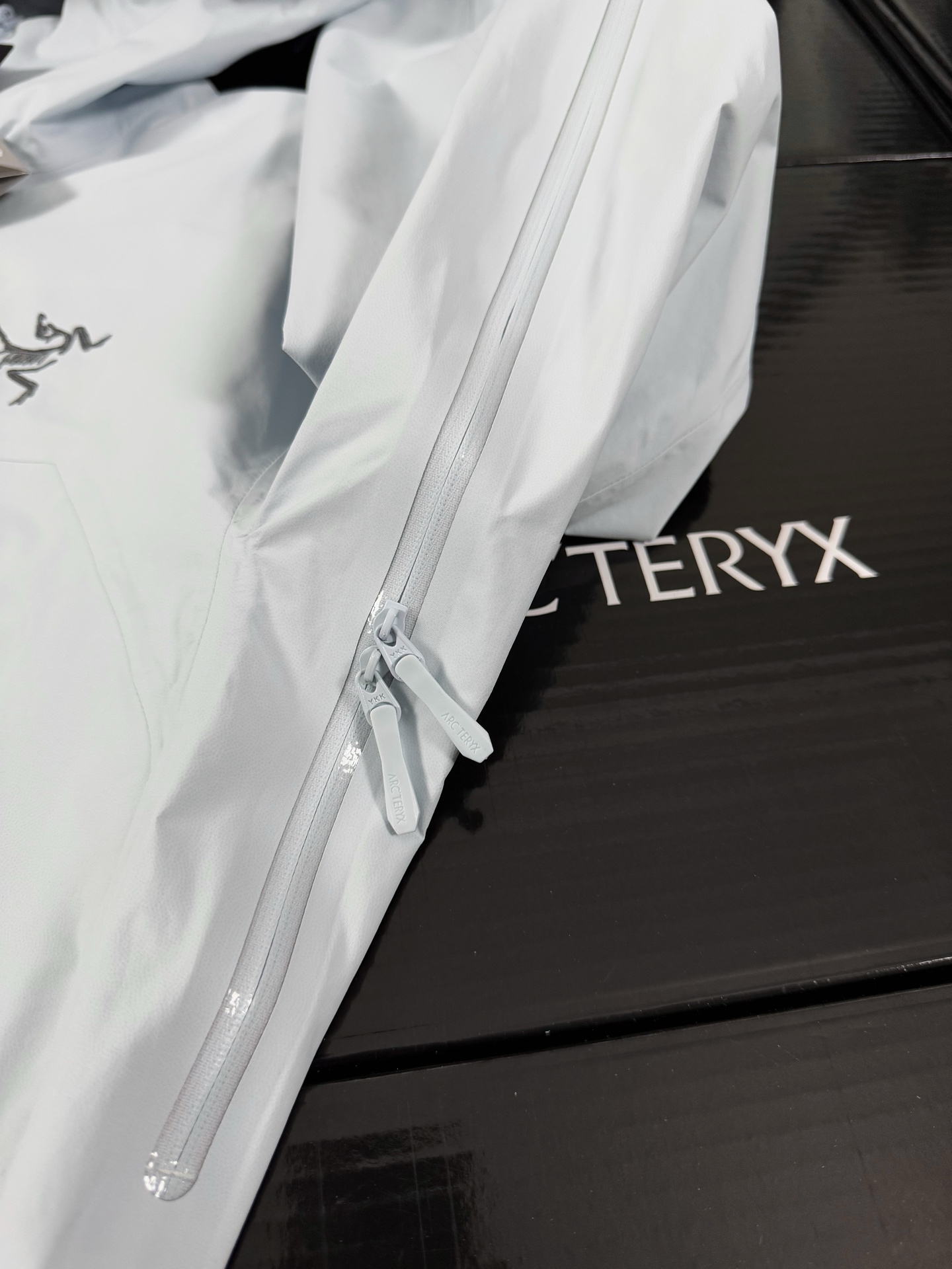 台州 Arcteryx 始祖鸟LW BETA LIGHTWEIGHT JACKET 硬壳轻薄 徒步 透气防水防风 冲锋衣 男女同款B5-G28-X000006510