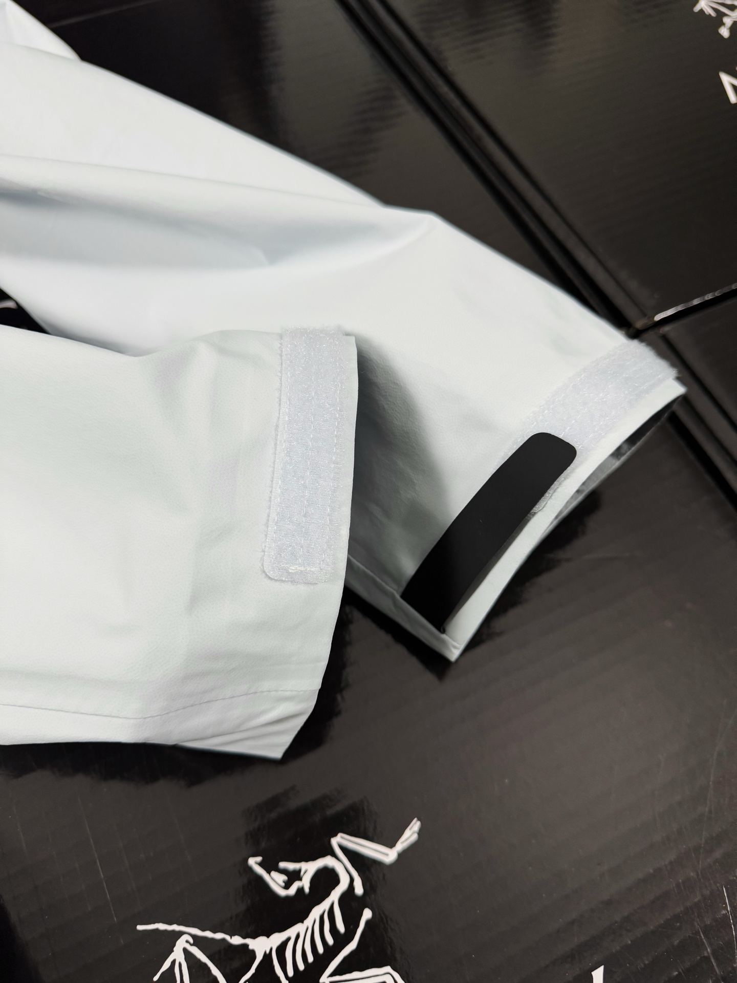 台州 Arcteryx 始祖鸟LW BETA LIGHTWEIGHT JACKET 硬壳轻薄 徒步 透气防水防风 冲锋衣 男女同款B5-G28-X000006510