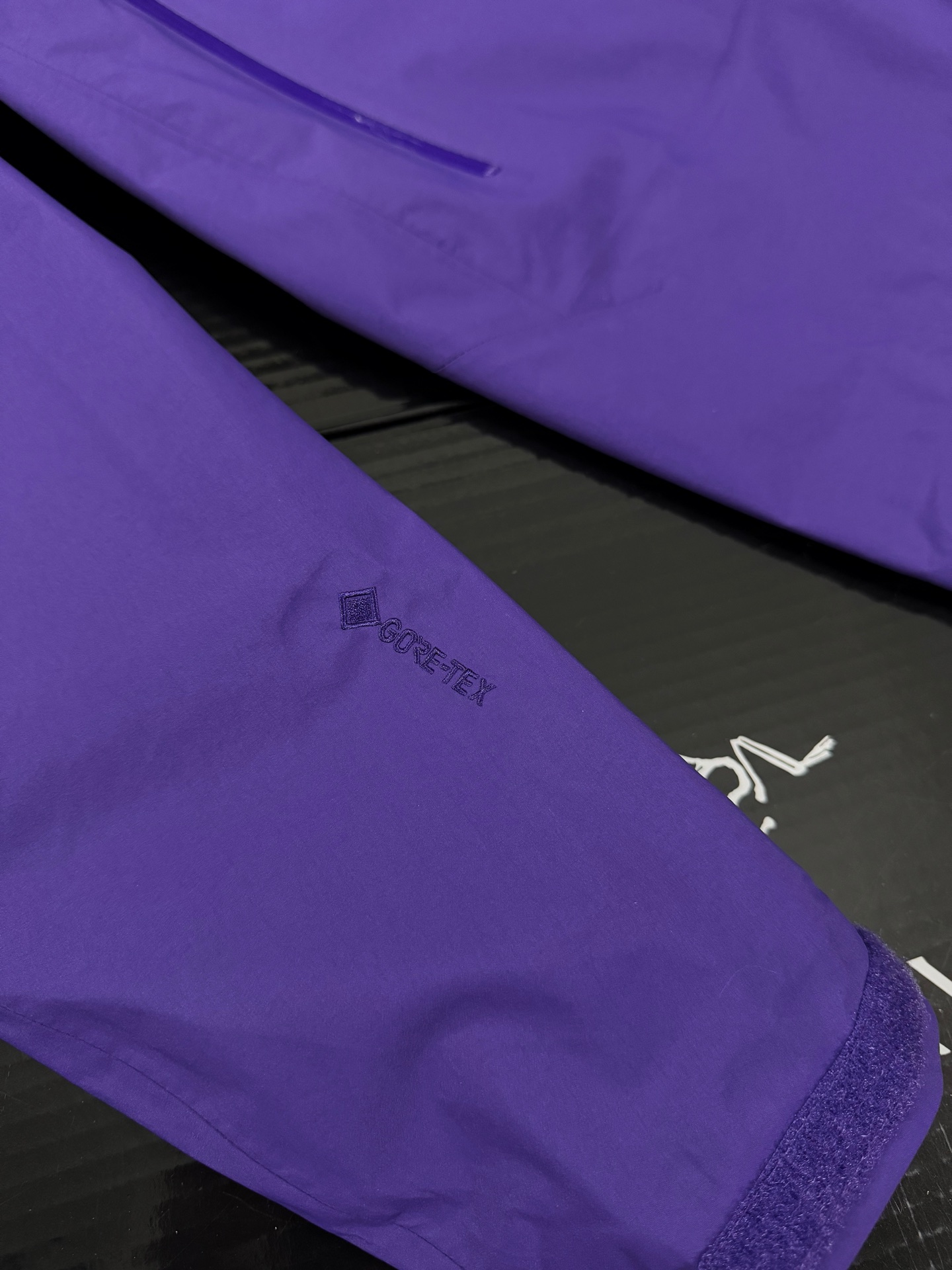 台州 Arcteryx 始祖鸟LW BETA LIGHTWEIGHT JACKET 硬壳轻薄 徒步 透气防水防风 冲锋衣 男女同款B5-G28-X000006510