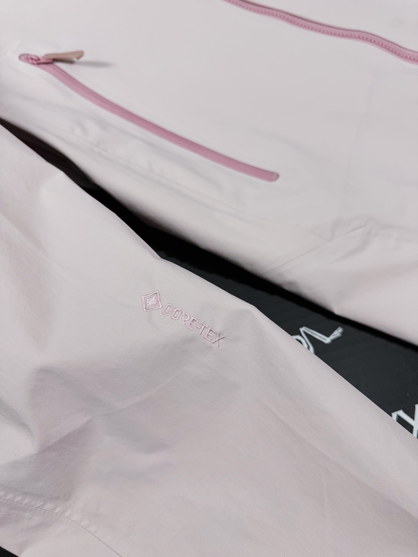 台州 Arcteryx 始祖鸟LW BETA LIGHTWEIGHT JACKET 硬壳轻薄 徒步 透气防水防风 冲锋衣 男女同款B5-G28-X000006510