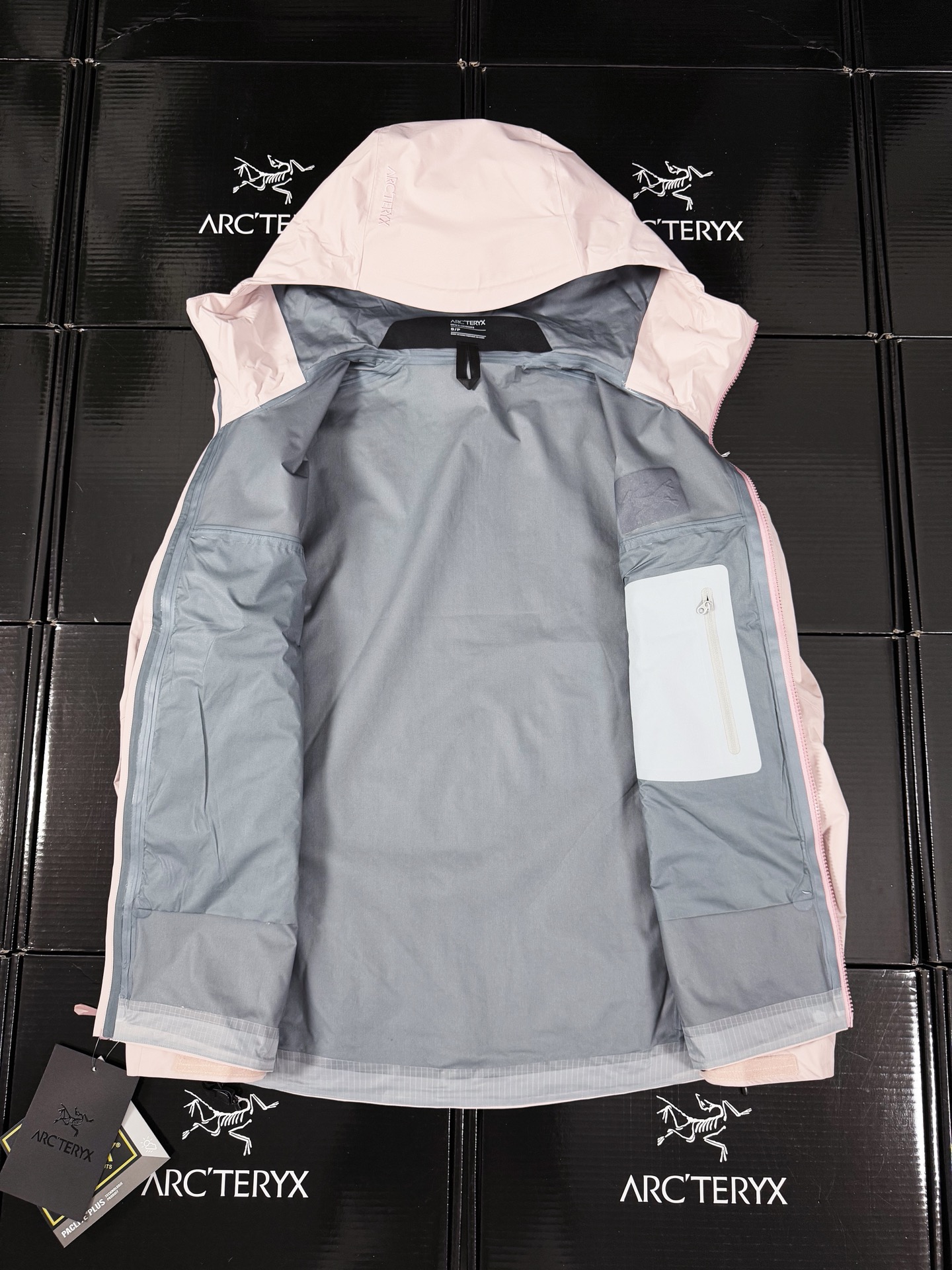 台州 Arcteryx 始祖鸟LW BETA LIGHTWEIGHT JACKET 硬壳轻薄 徒步 透气防水防风 冲锋衣 男女同款B5-G28-X000006510