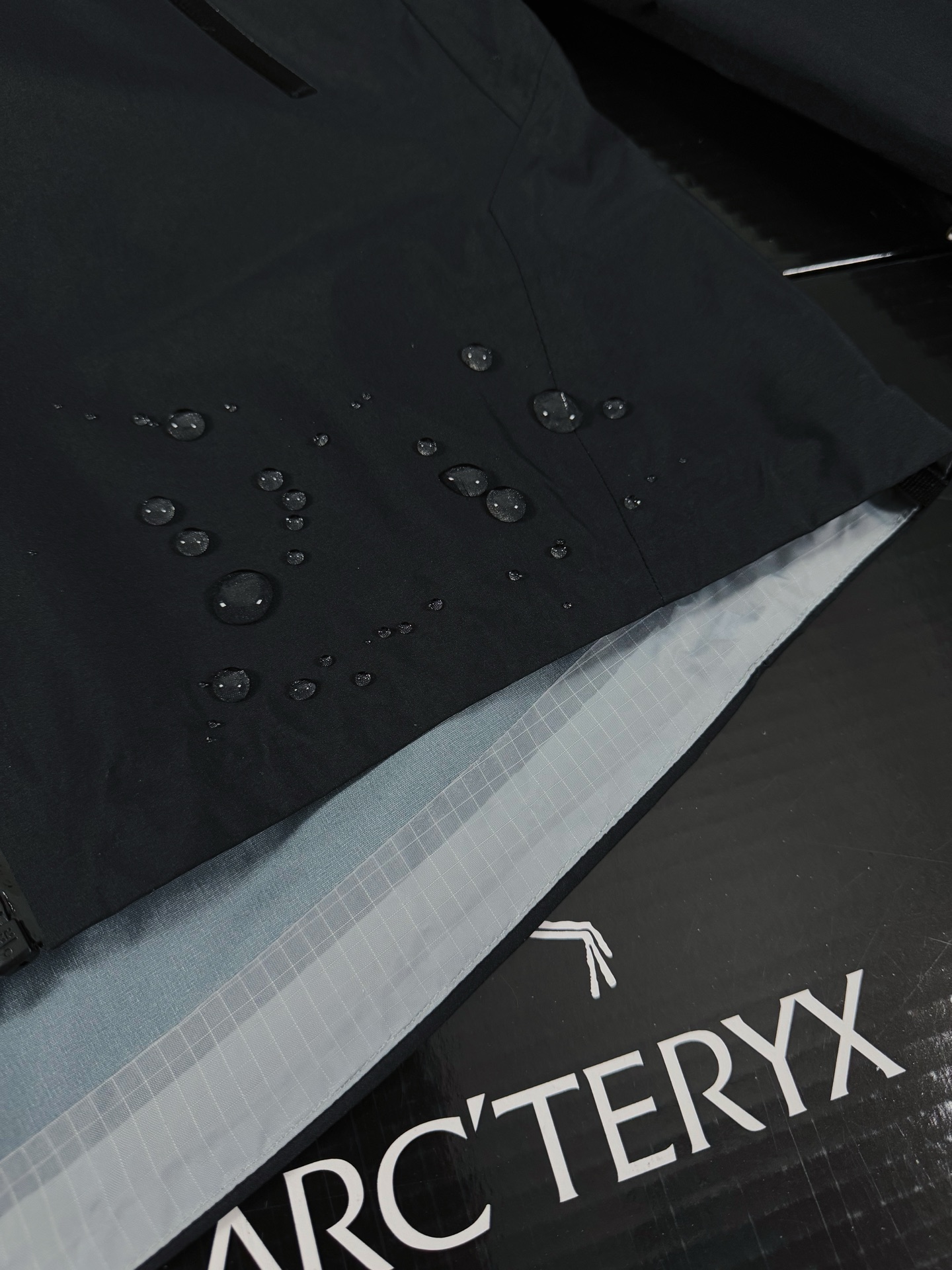台州 Arcteryx 始祖鸟LW BETA LIGHTWEIGHT JACKET 硬壳轻薄 徒步 透气防水防风 冲锋衣 男女同款B5-G28-X000006510