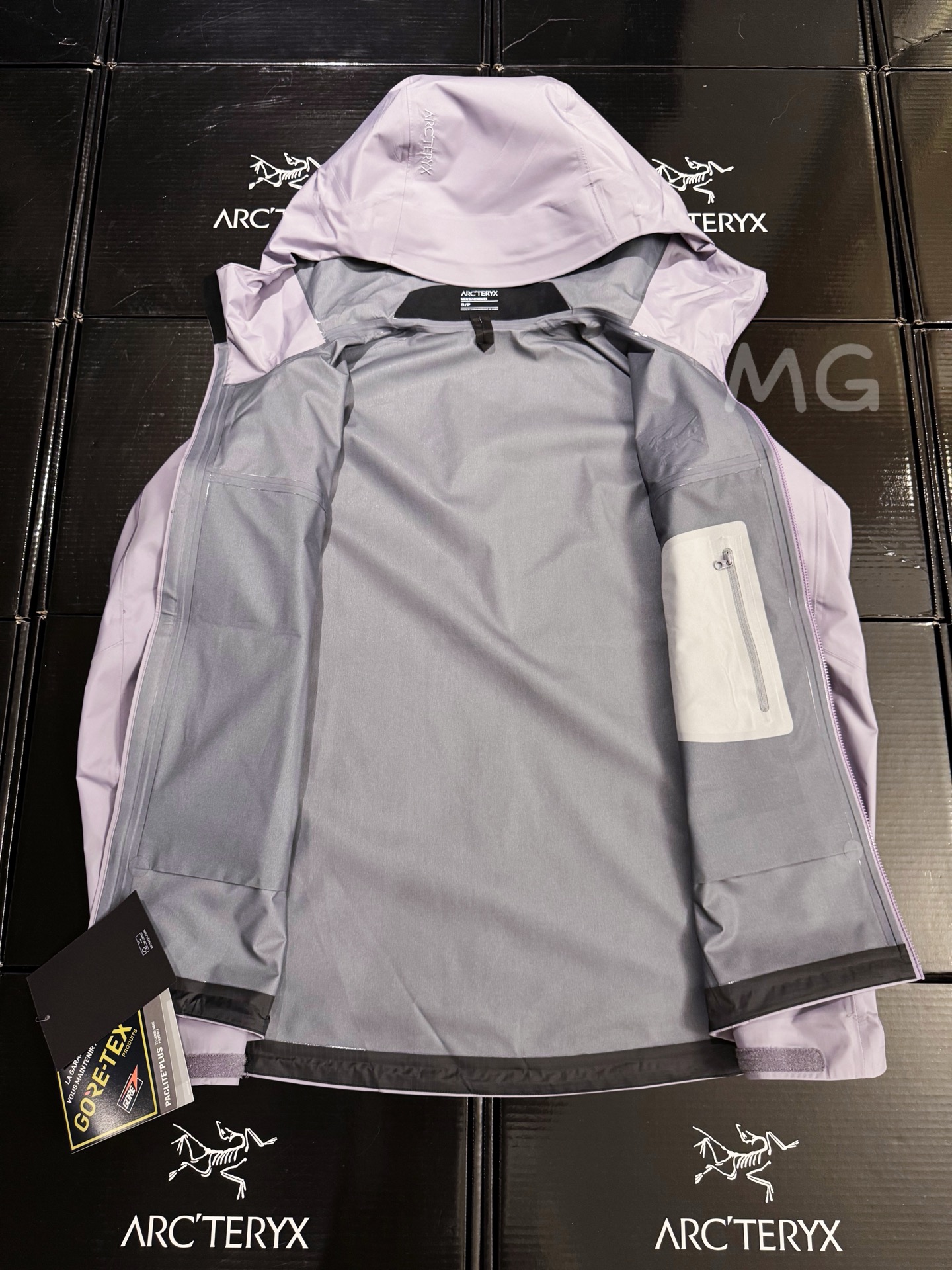 台州 Arcteryx 始祖鸟LW BETA LIGHTWEIGHT JACKET 硬壳轻薄 徒步 透气防水防风 冲锋衣 男女同款B5-G28-X000006510