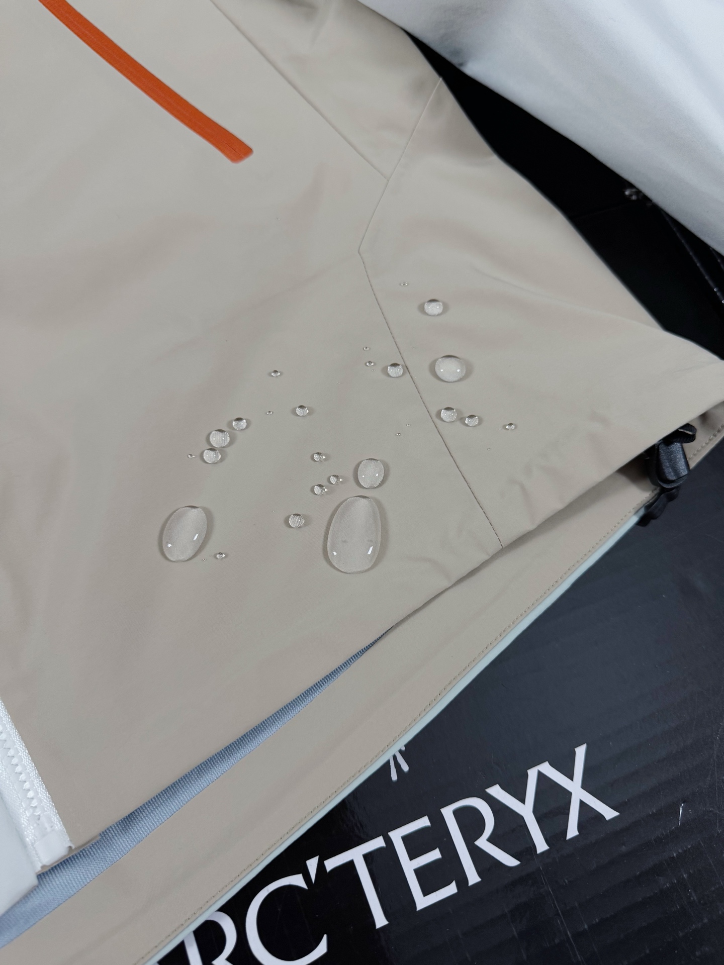 台州 Arcteryx 始祖鸟LW BETA LIGHTWEIGHT JACKET 硬壳轻薄 徒步 透气防水防风 冲锋衣 男女同款B5-G28-X000006510