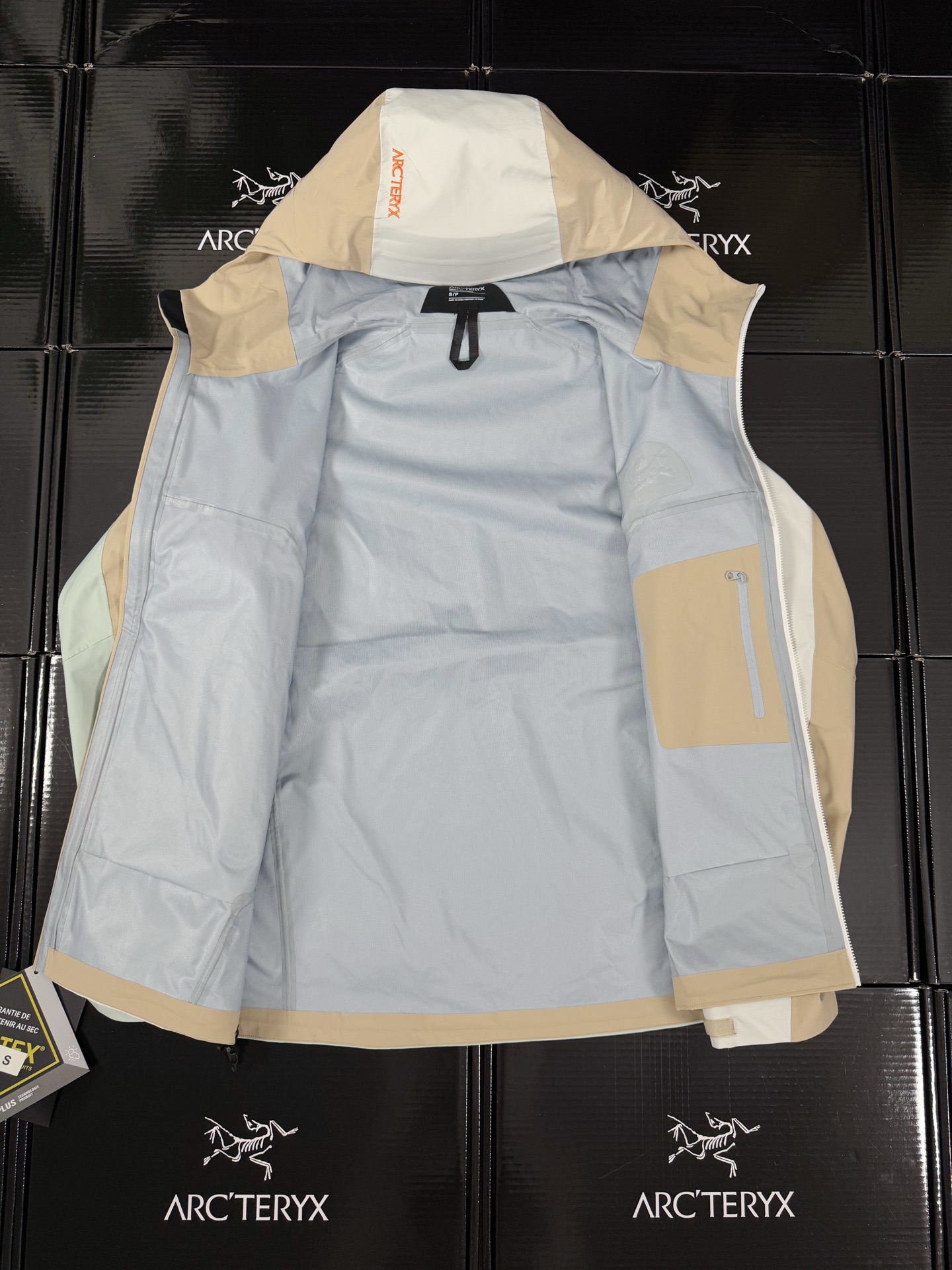 台州 Arcteryx 始祖鸟LW BETA LIGHTWEIGHT JACKET 硬壳轻薄 徒步 透气防水防风 冲锋衣 男女同款B5-G28-X000006510