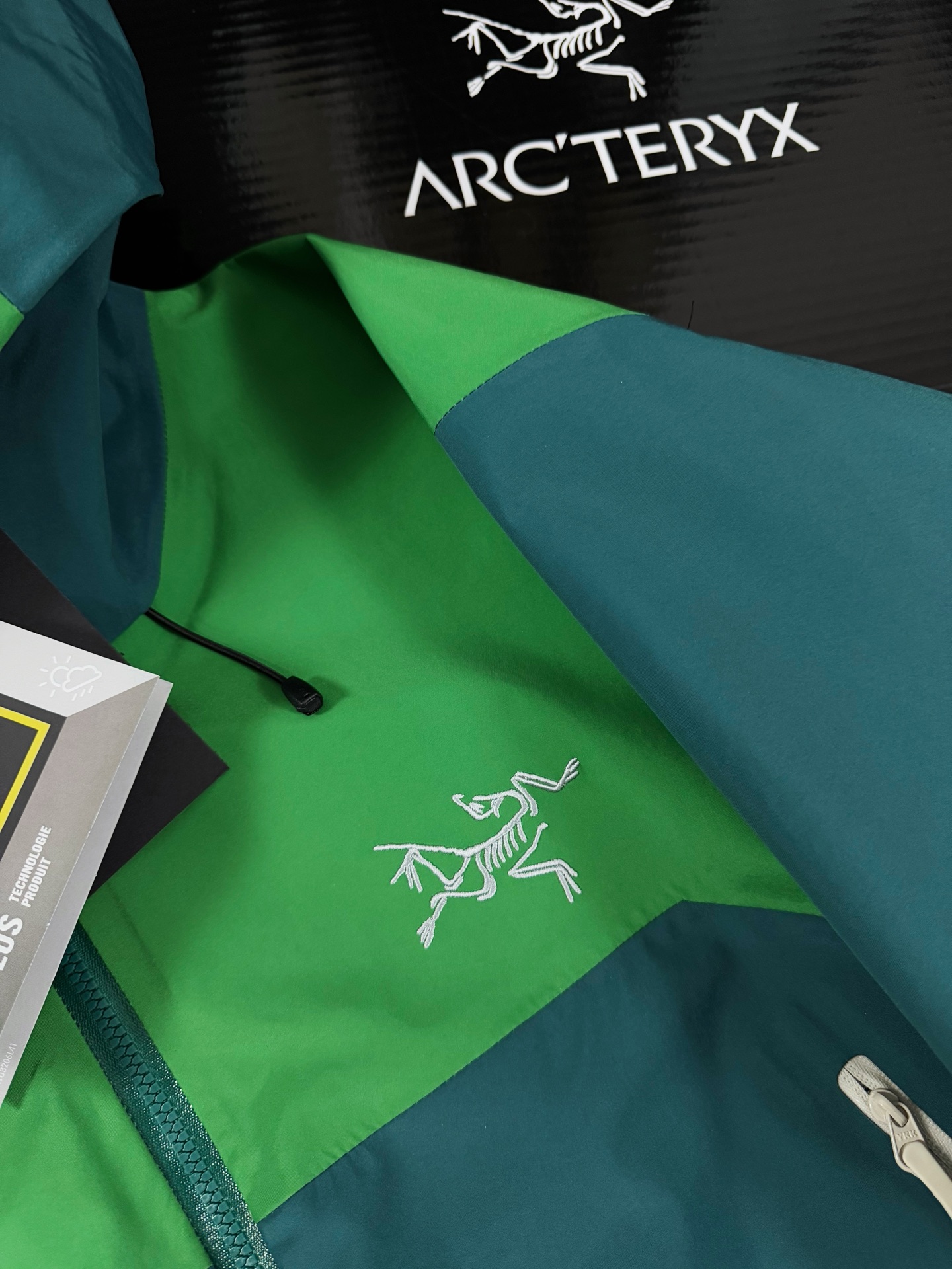 台州 Arcteryx 始祖鸟LW BETA LIGHTWEIGHT JACKET 硬壳轻薄 徒步 透气防水防风 冲锋衣 男女同款B5-G28-X000006510