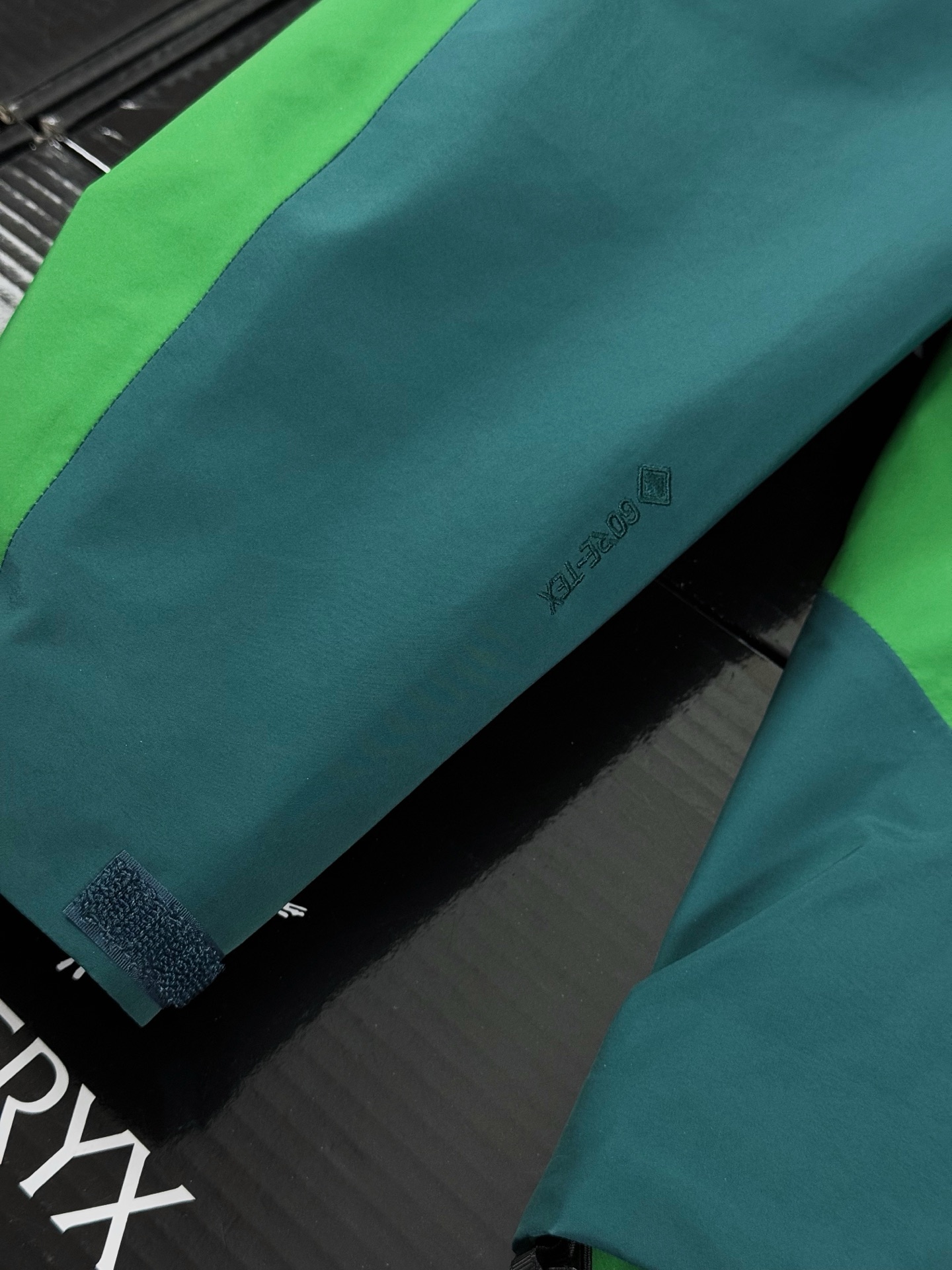 台州 Arcteryx 始祖鸟LW BETA LIGHTWEIGHT JACKET 硬壳轻薄 徒步 透气防水防风 冲锋衣 男女同款B5-G28-X000006510