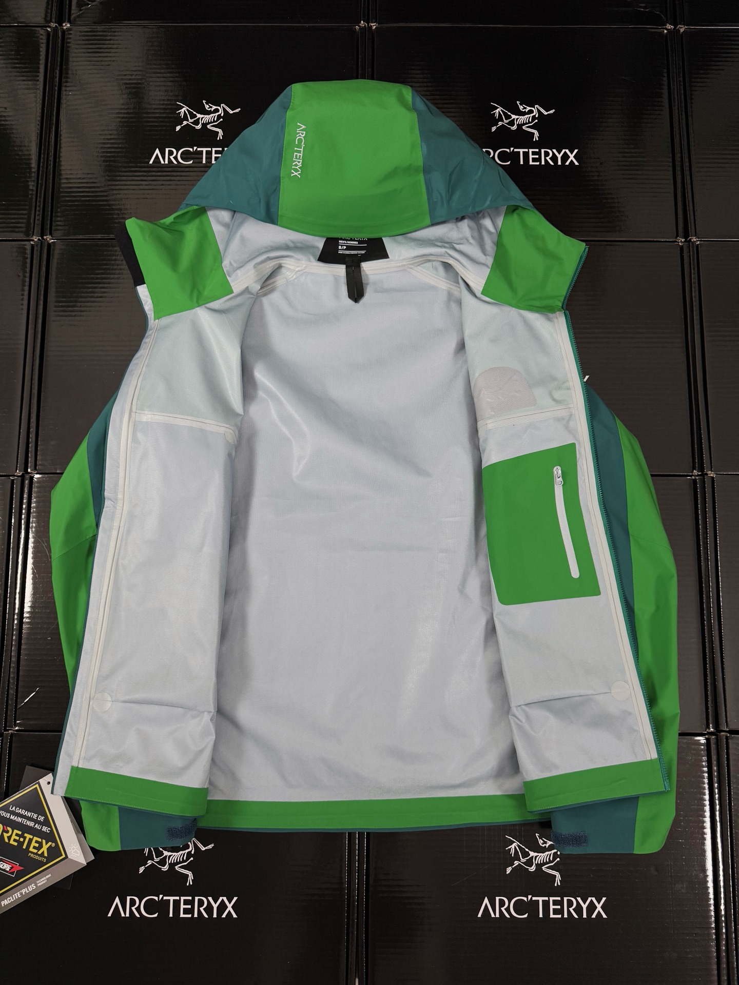 台州 Arcteryx 始祖鸟LW BETA LIGHTWEIGHT JACKET 硬壳轻薄 徒步 透气防水防风 冲锋衣 男女同款B5-G28-X000006510