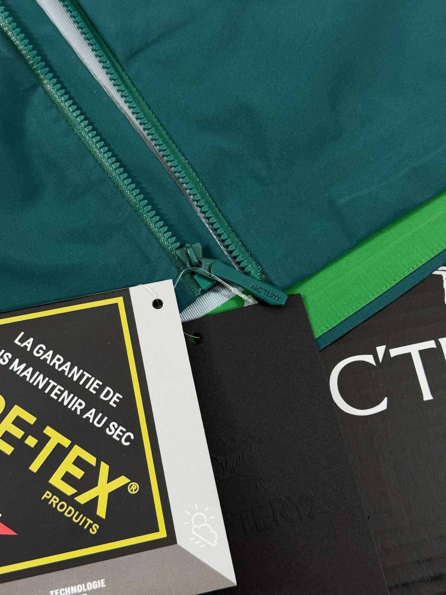 台州 Arcteryx 始祖鸟LW BETA LIGHTWEIGHT JACKET 硬壳轻薄 徒步 透气防水防风 冲锋衣 男女同款B5-G28-X000006510