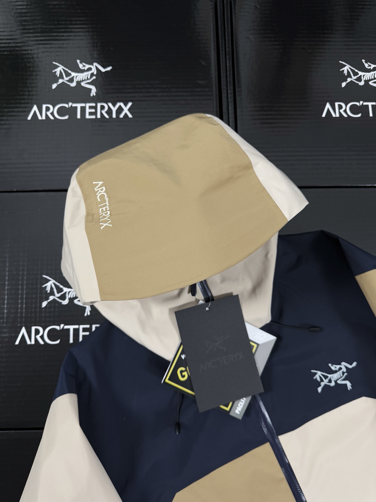 台州 Arcteryx 始祖鸟LW BETA LIGHTWEIGHT JACKET 硬壳轻薄 徒步 透气防水防风 冲锋衣 男女同款B5-G28-X000006510