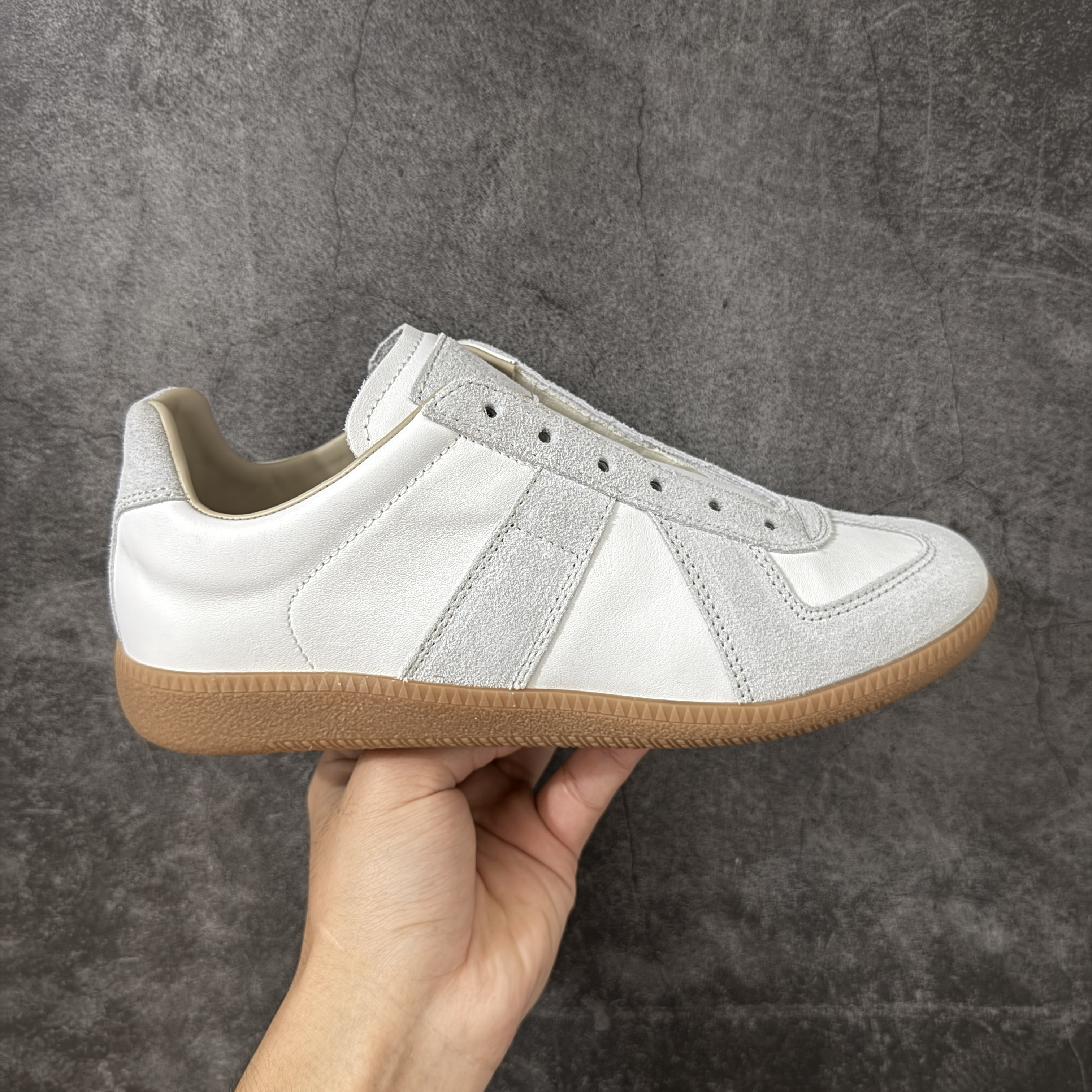 Maison Margiela MM6 马吉拉 德训鞋 低筒 休闲鞋 运动鞋 板鞋 男鞋 女鞋  白灰色 S57WS0236P1895101