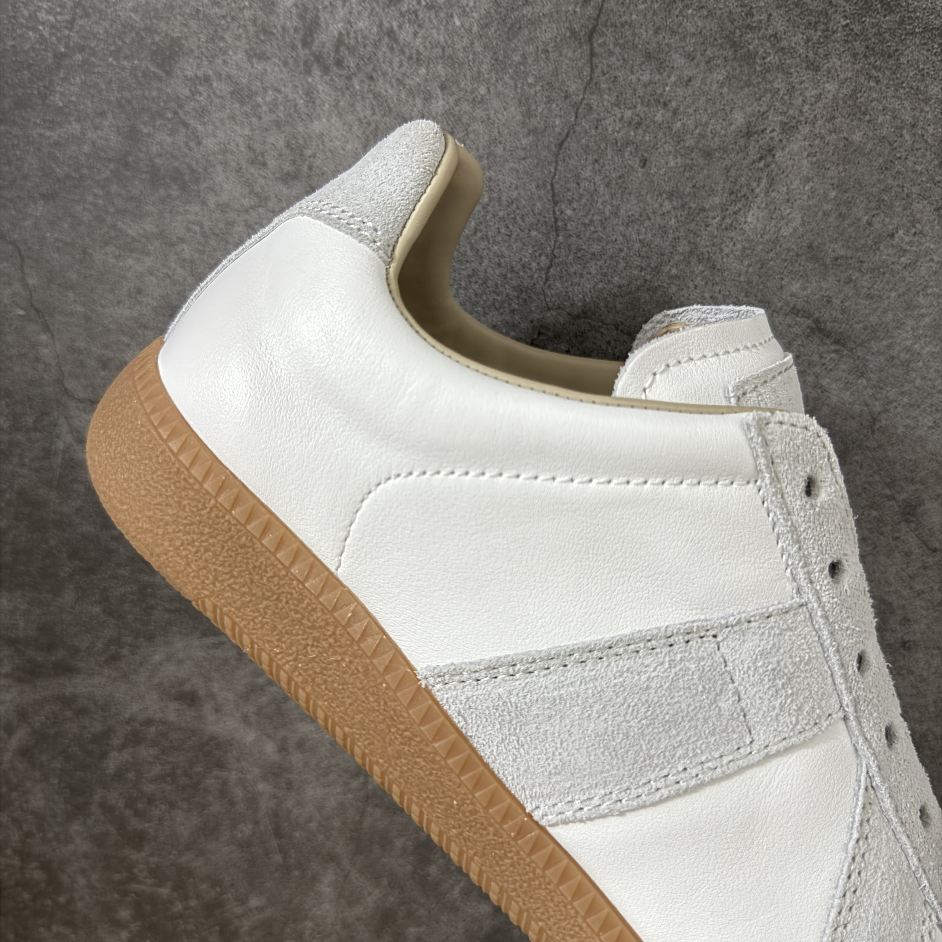 Maison Margiela MM6 马吉拉 德训鞋 低筒 休闲鞋 运动鞋 板鞋 男鞋 女鞋  白灰色 S57WS0236P1895101