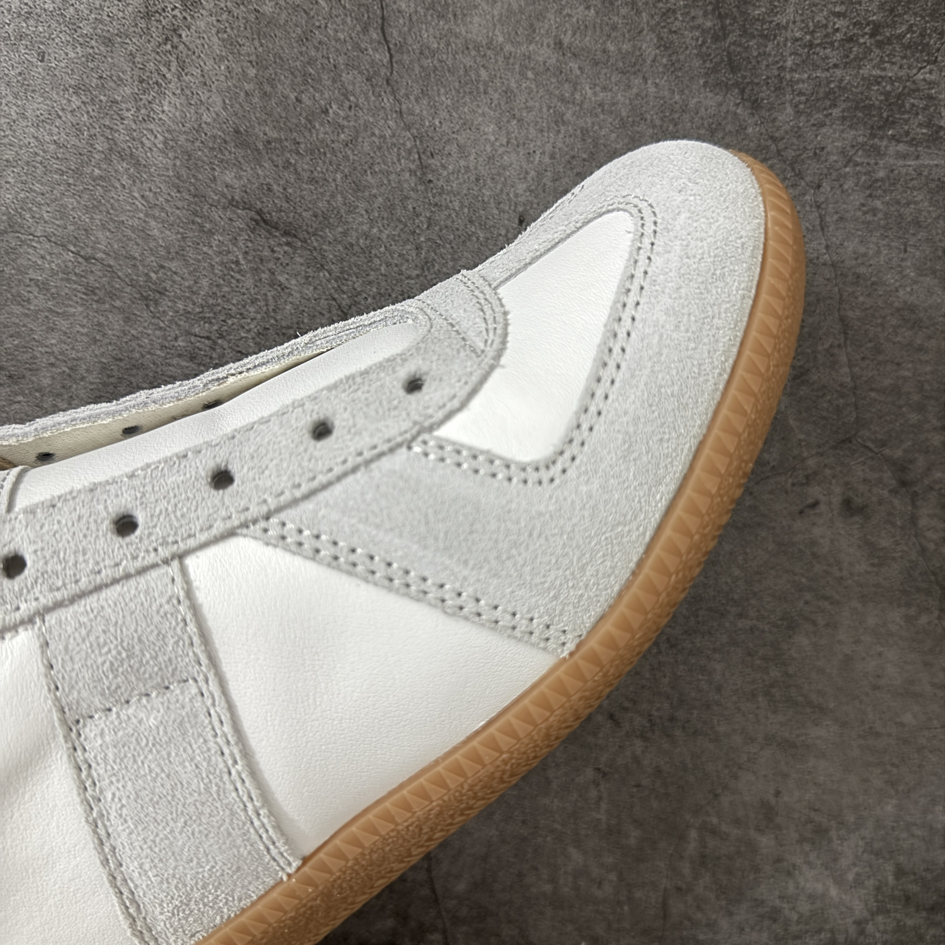 Maison Margiela MM6 马吉拉 德训鞋 低筒 休闲鞋 运动鞋 板鞋 男鞋 女鞋  白灰色 S57WS0236P1895101
